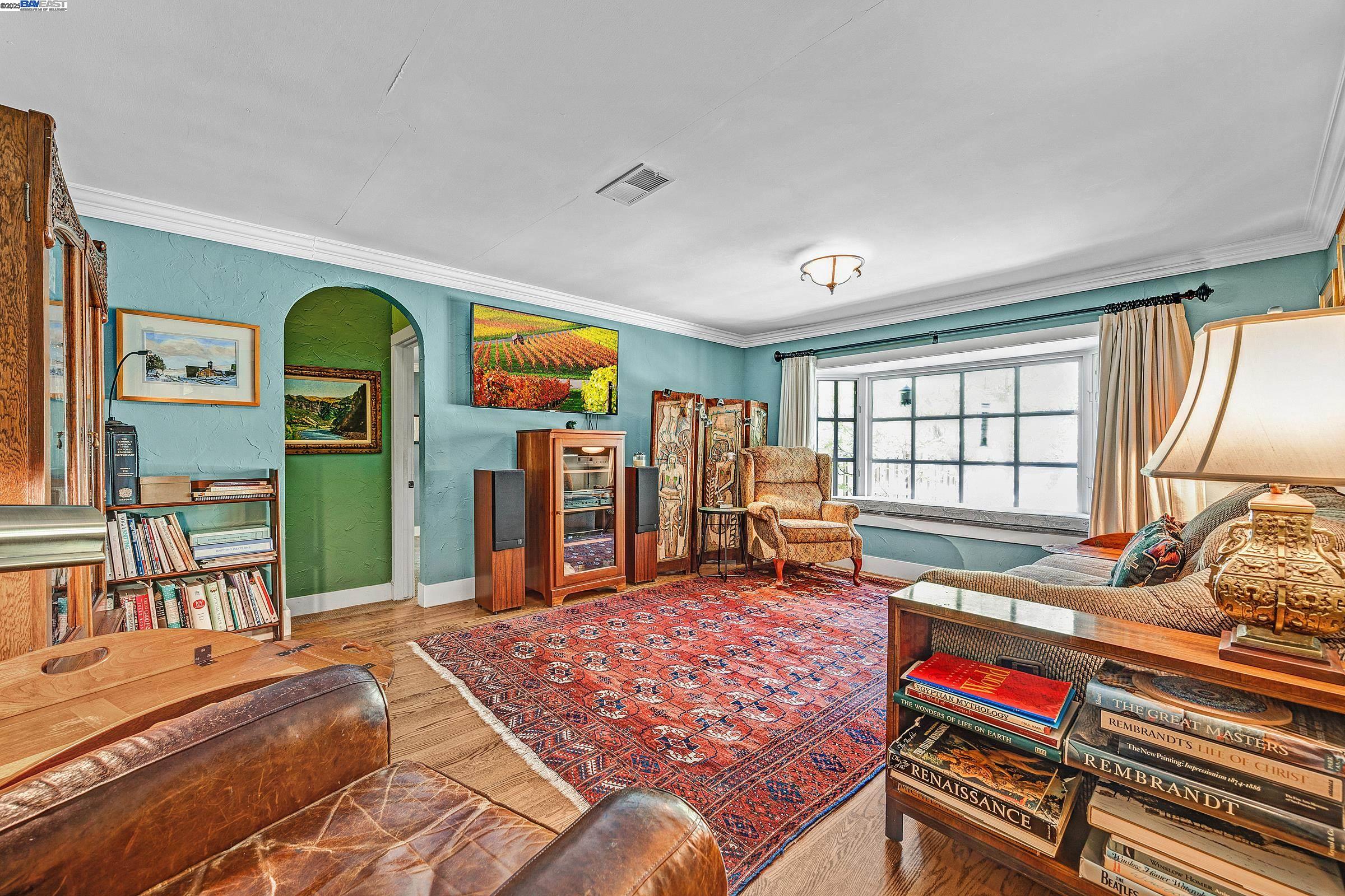 203 Roberta Ave
