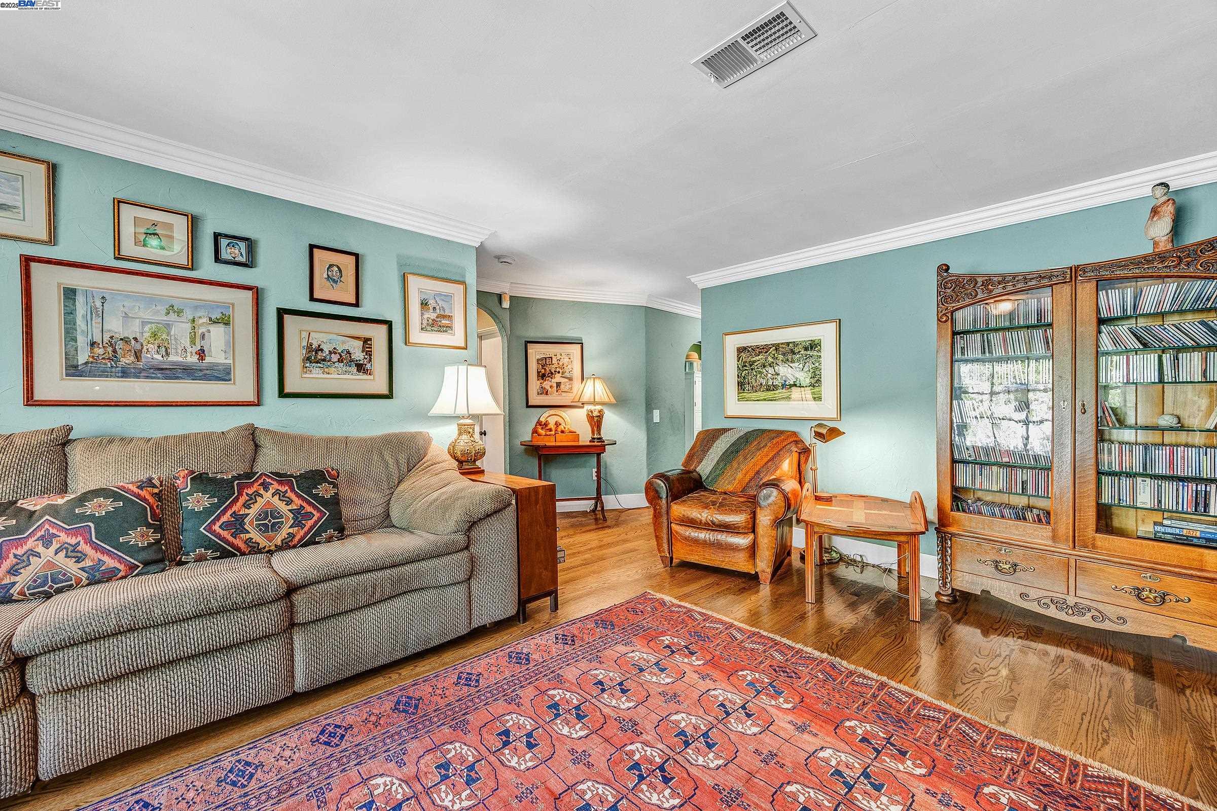 203 Roberta Ave