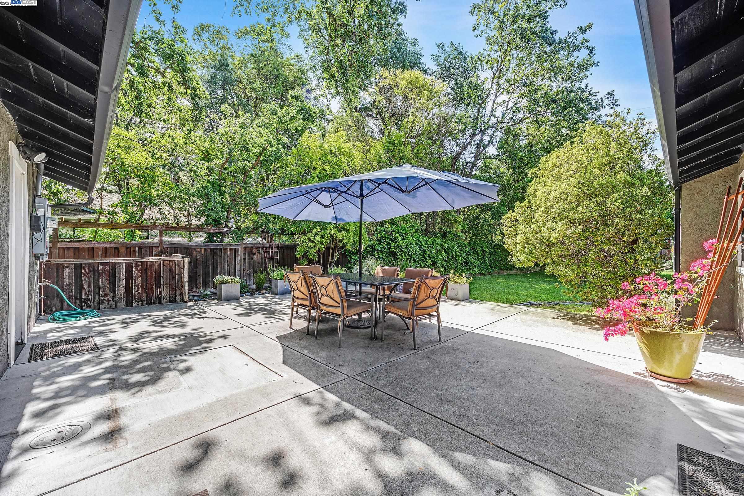 203 Roberta Ave