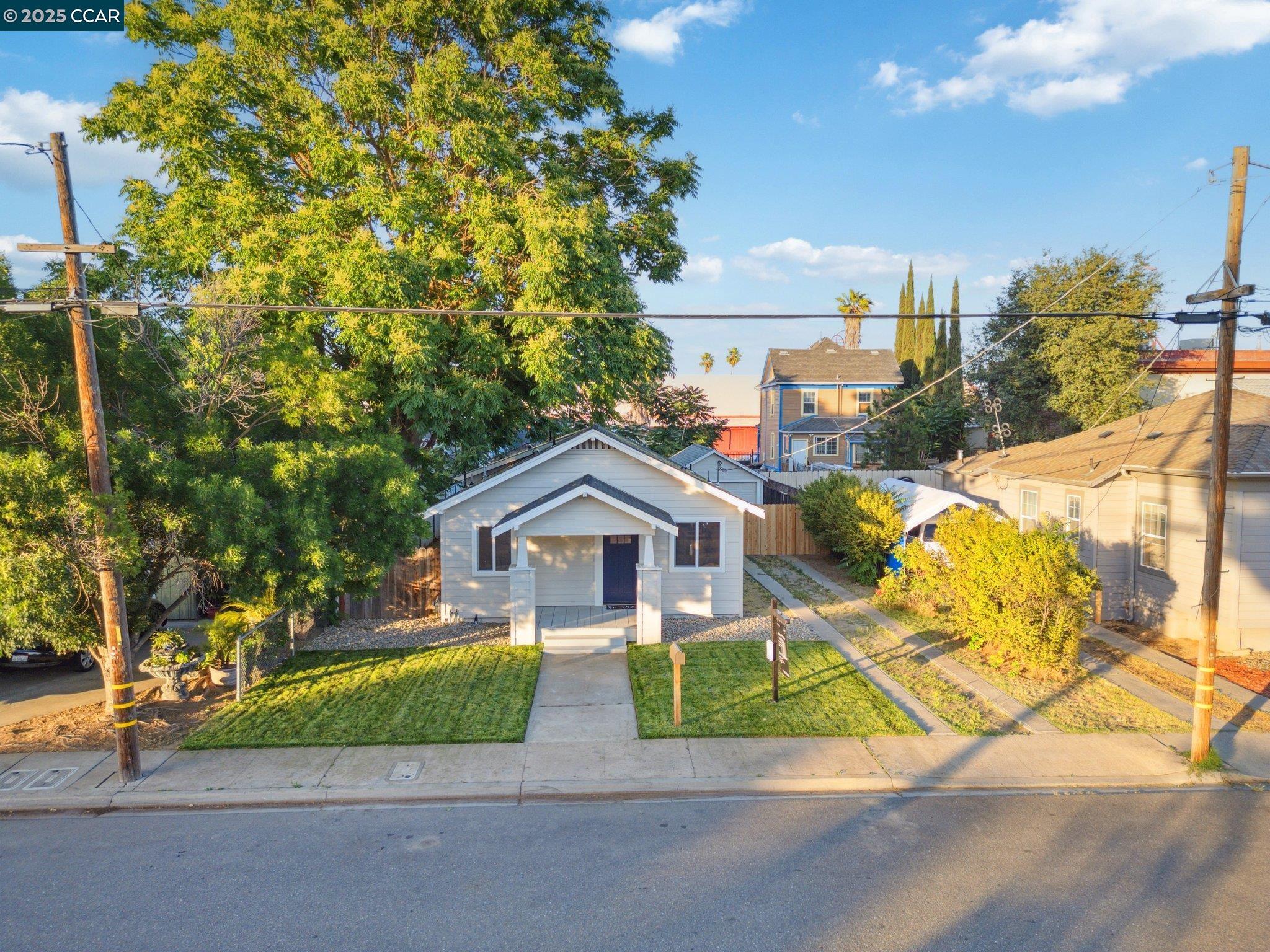 325 N 3rd Ave