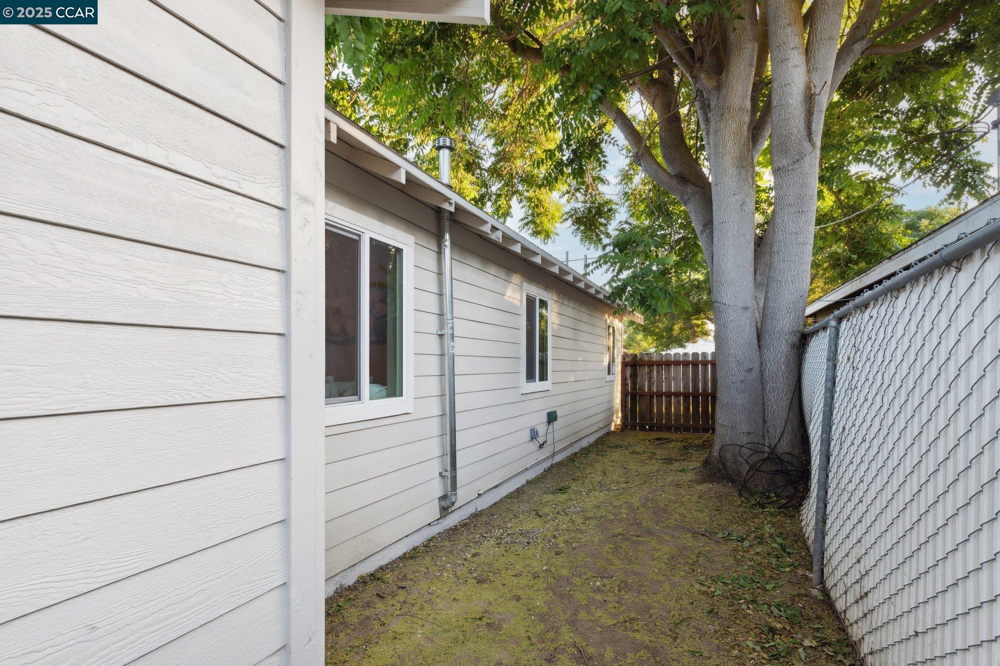325 N 3rd Ave