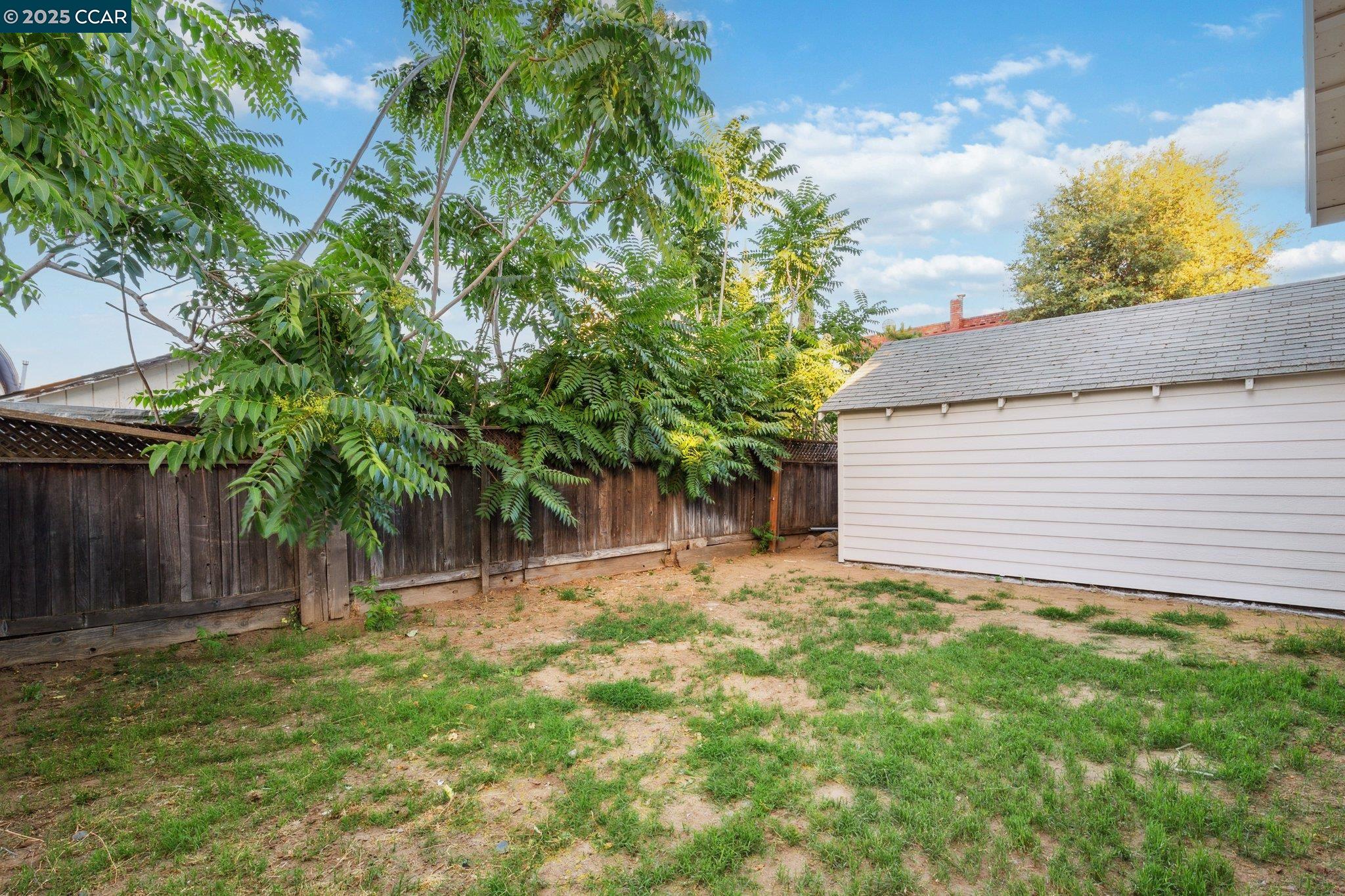 325 N 3rd Ave