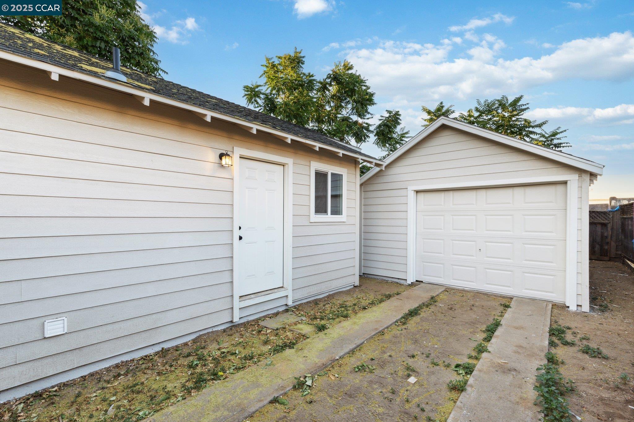 325 N 3rd Ave