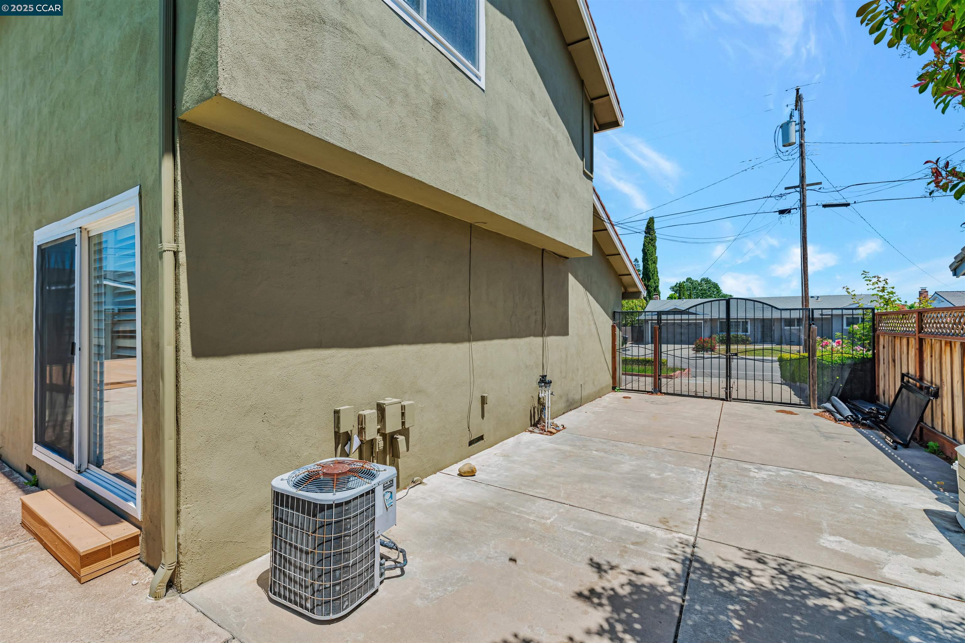 9597 Davona Dr