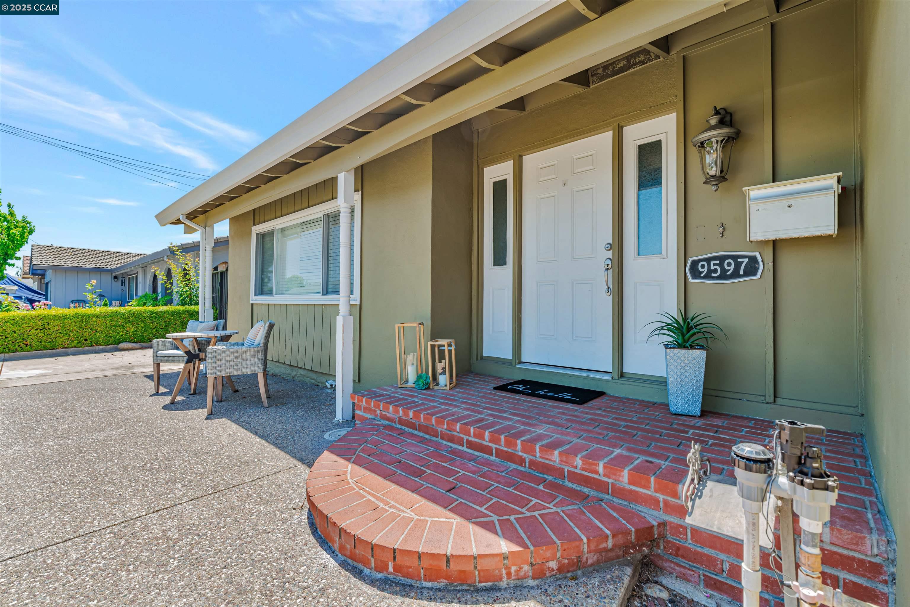 9597 Davona Dr