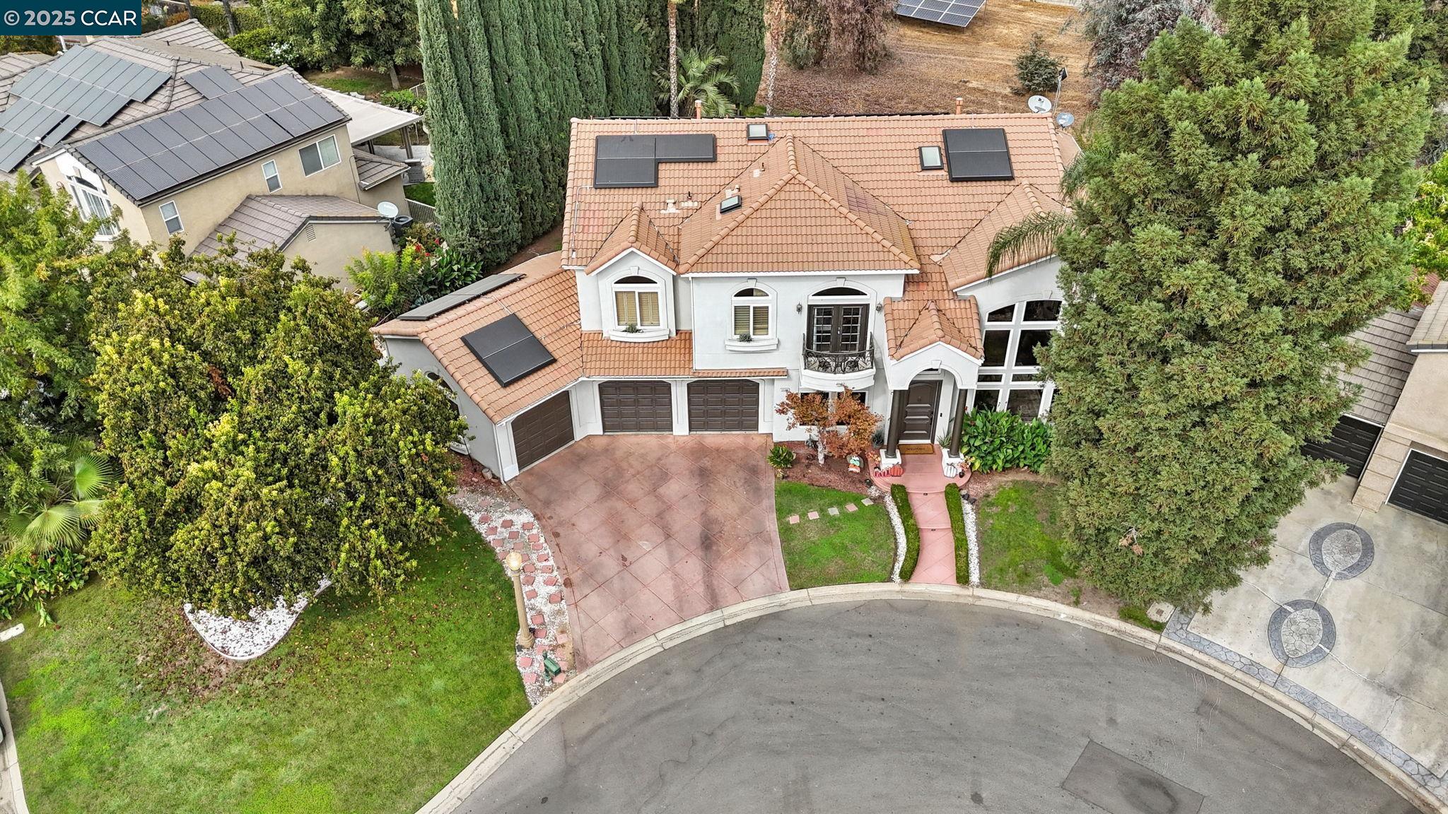 2550 E Jenny Ave