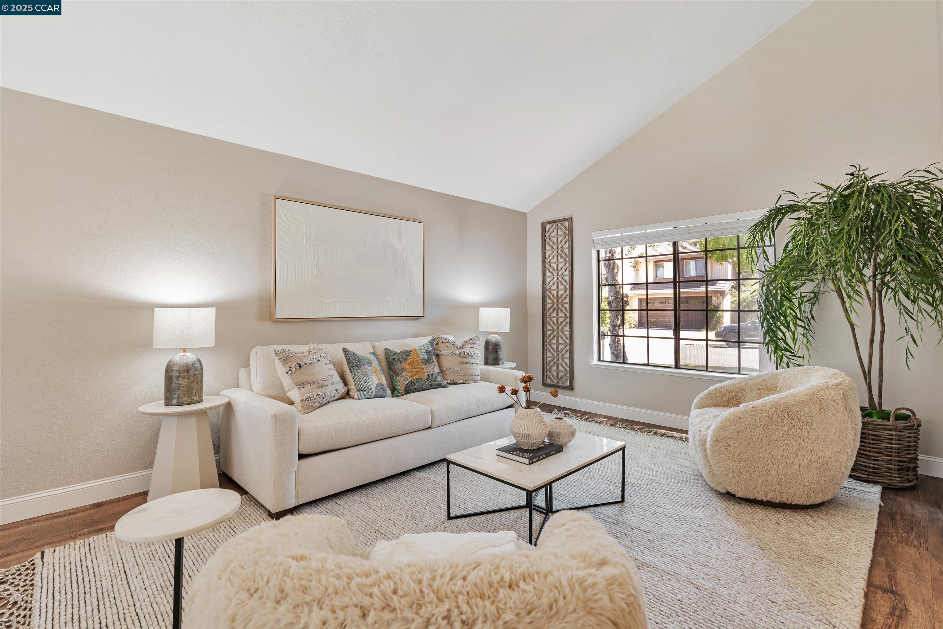 2329 Sweetwater Dr