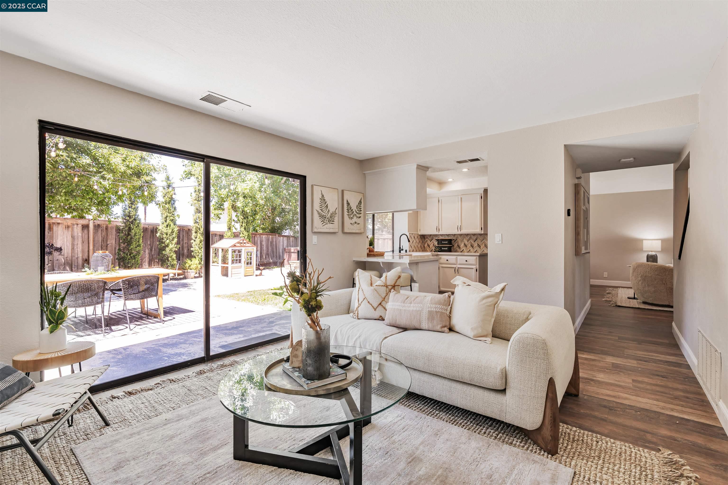 2329 Sweetwater Dr