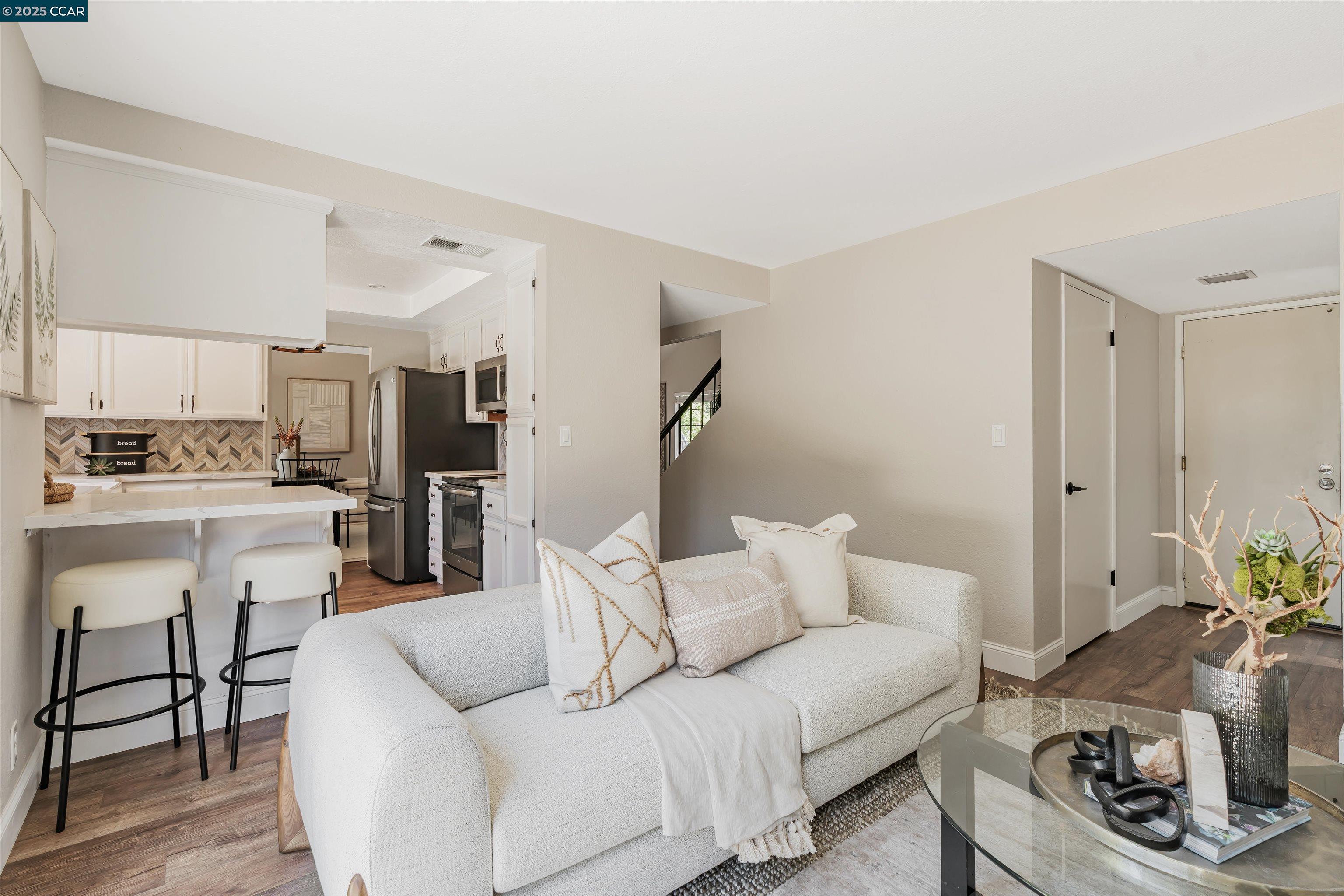 2329 Sweetwater Dr
