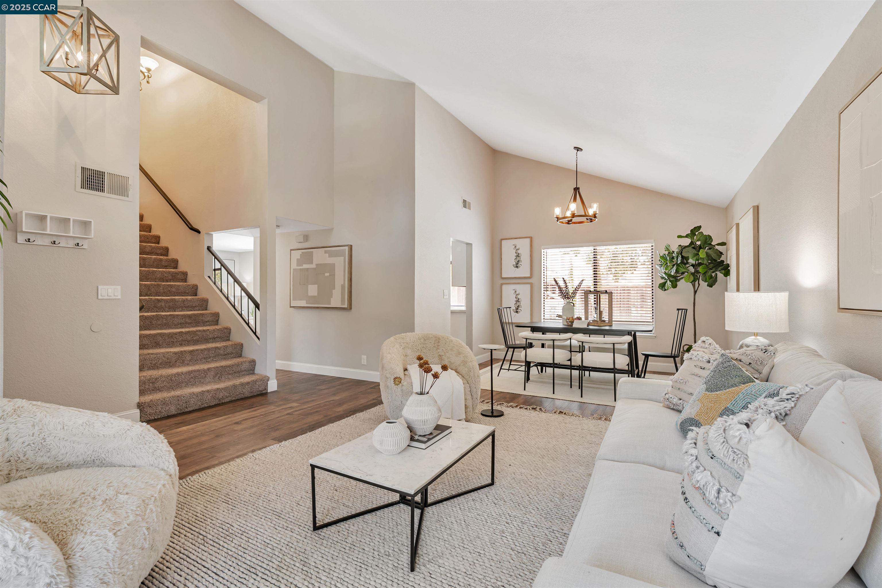 2329 Sweetwater Dr