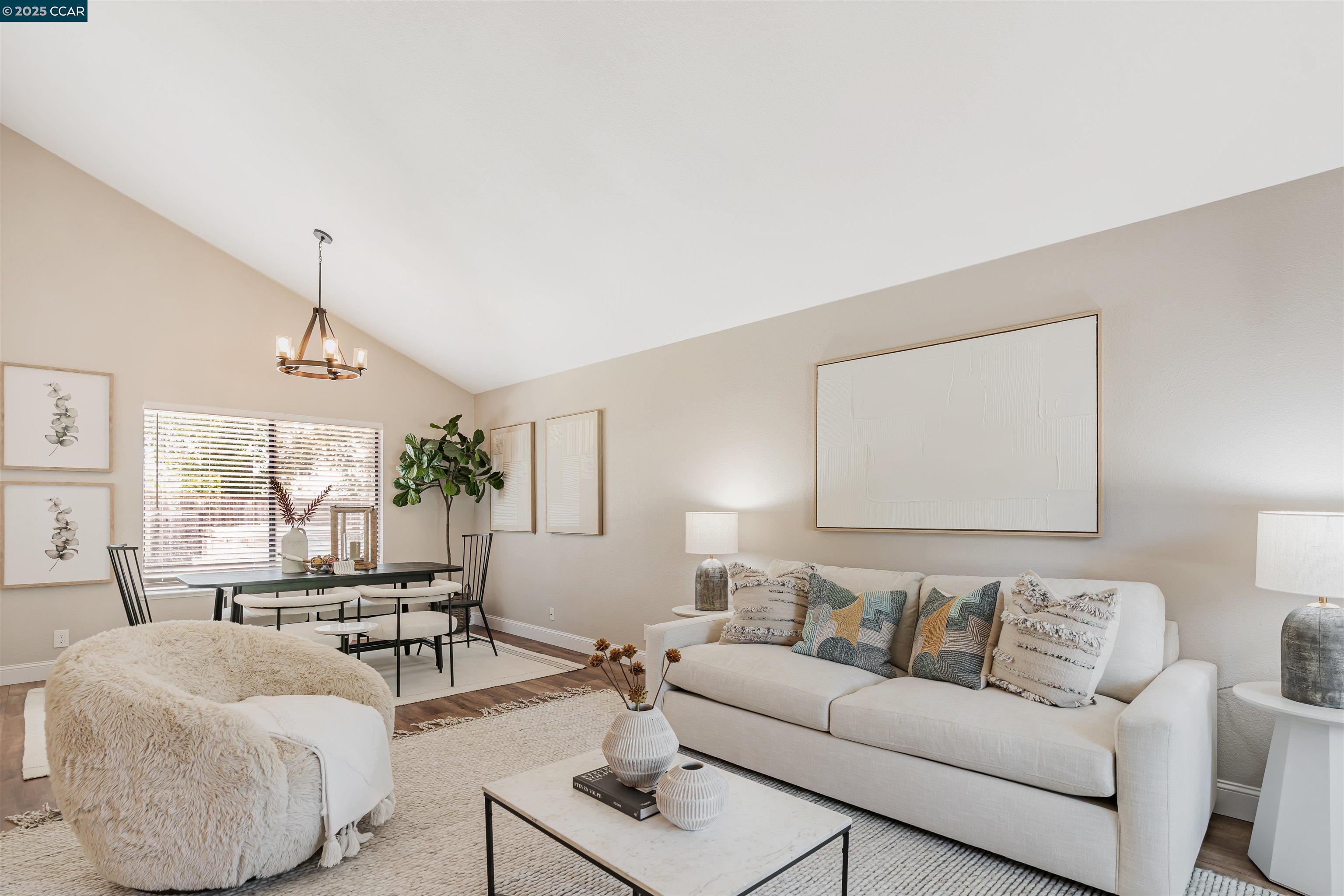 2329 Sweetwater Dr