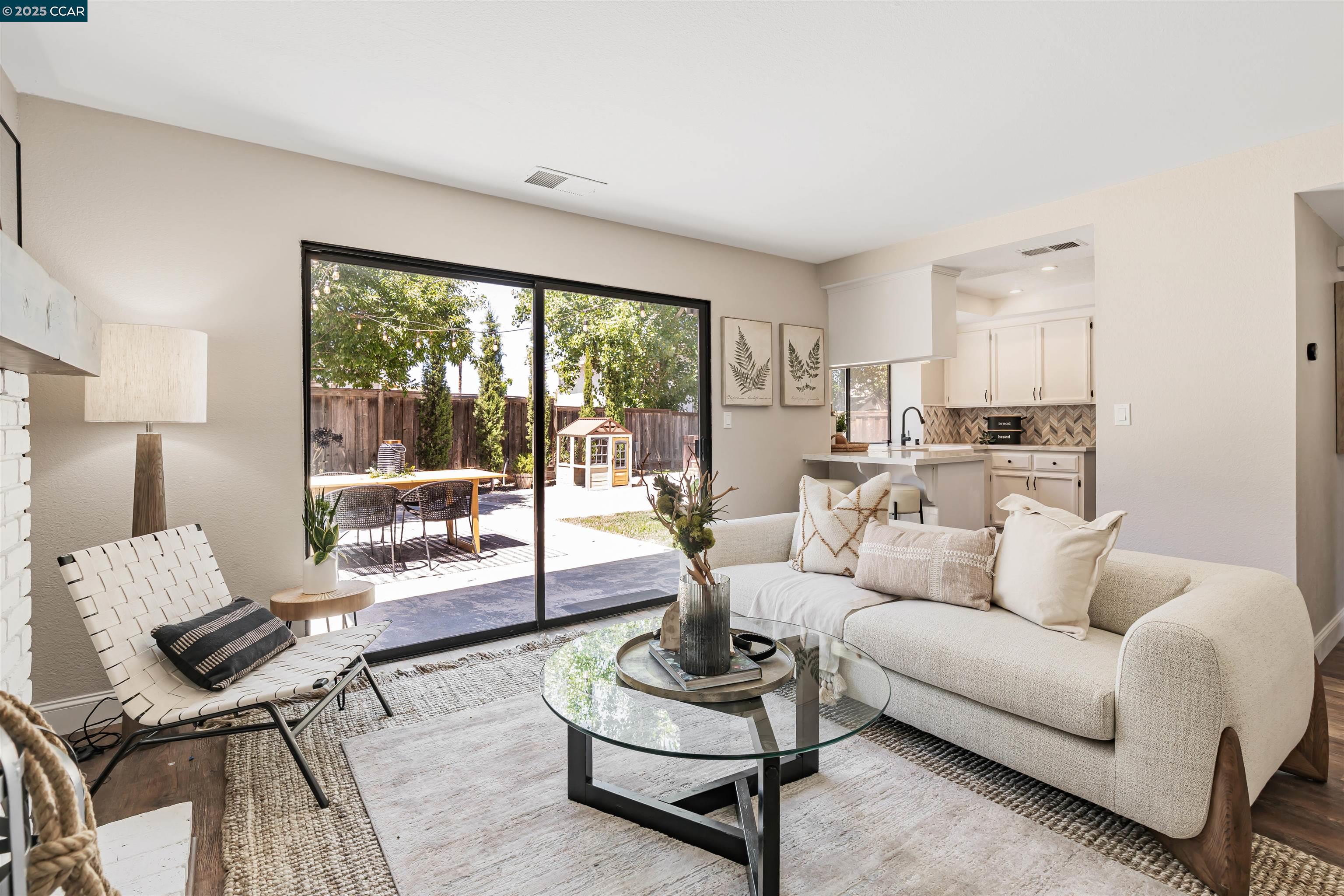 2329 Sweetwater Dr
