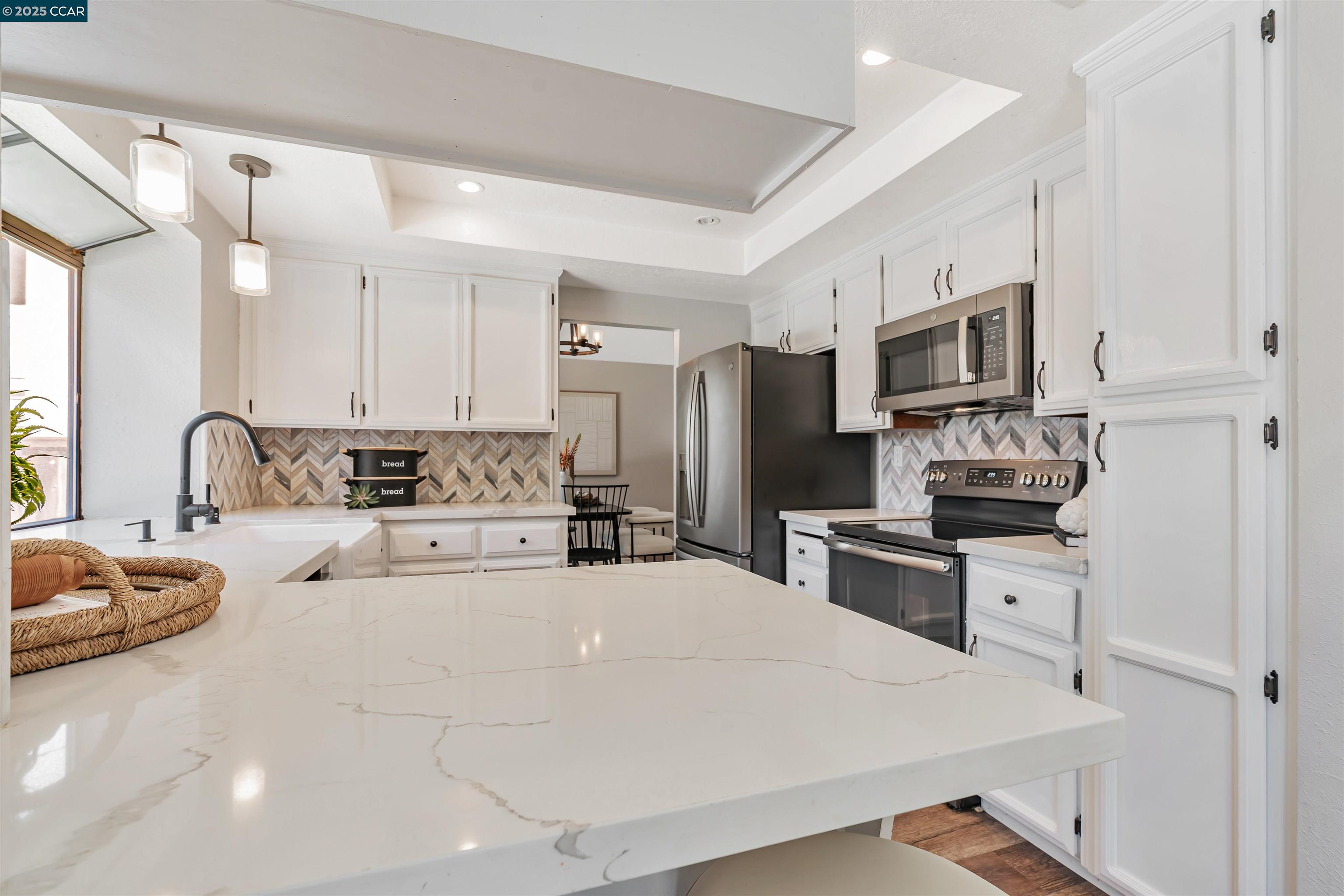2329 Sweetwater Dr