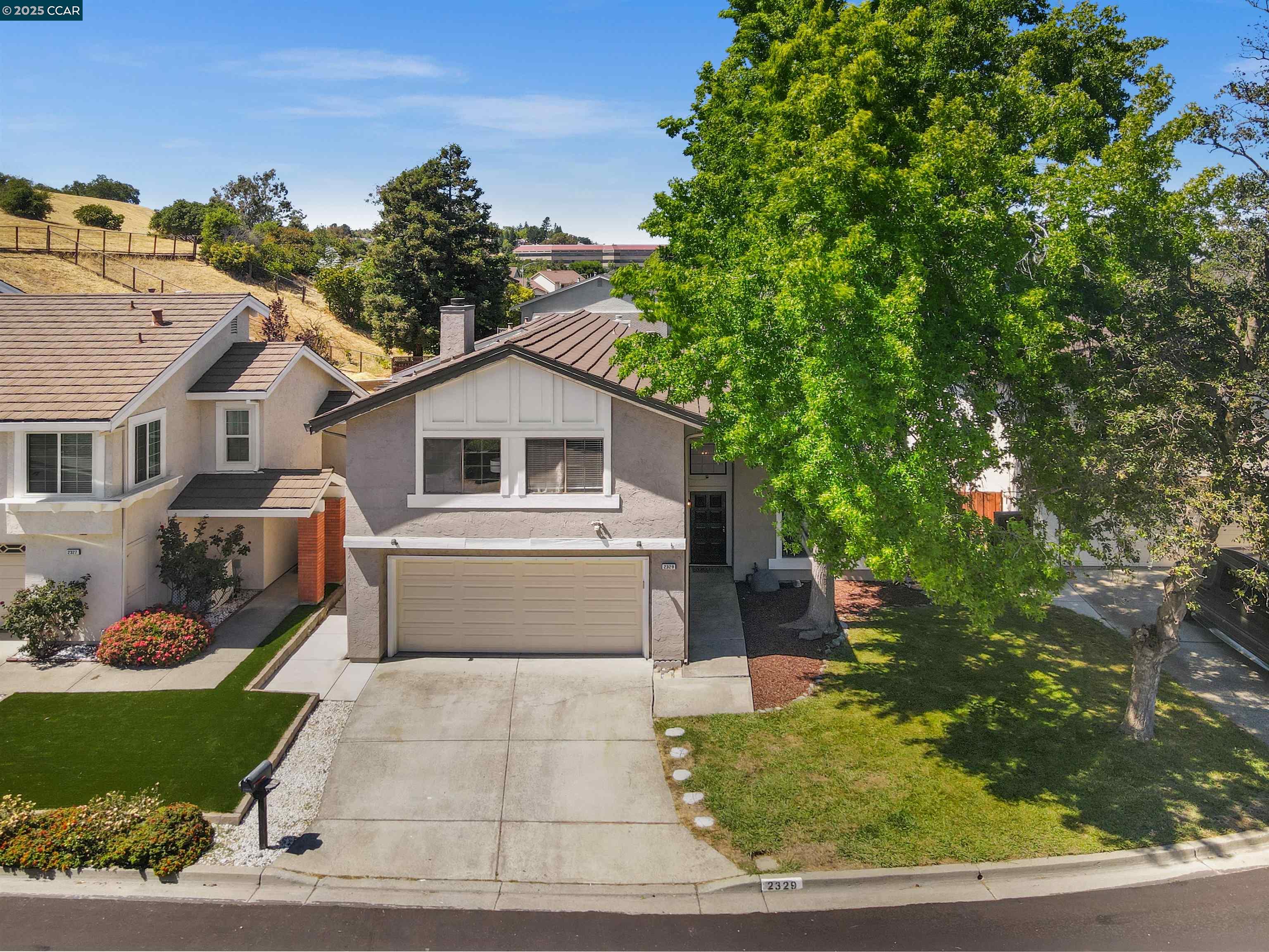 2329 Sweetwater Dr