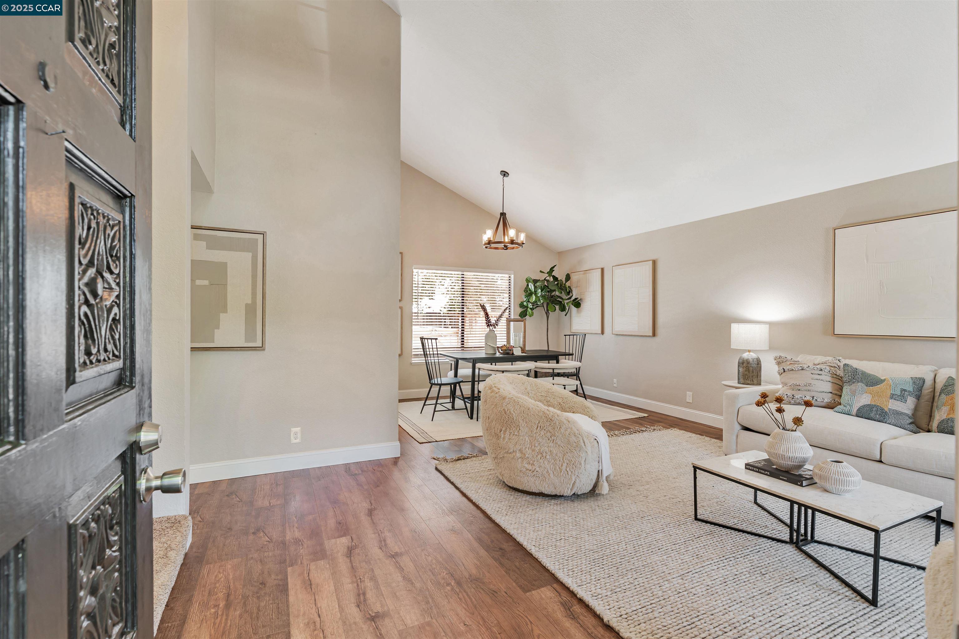 2329 Sweetwater Dr