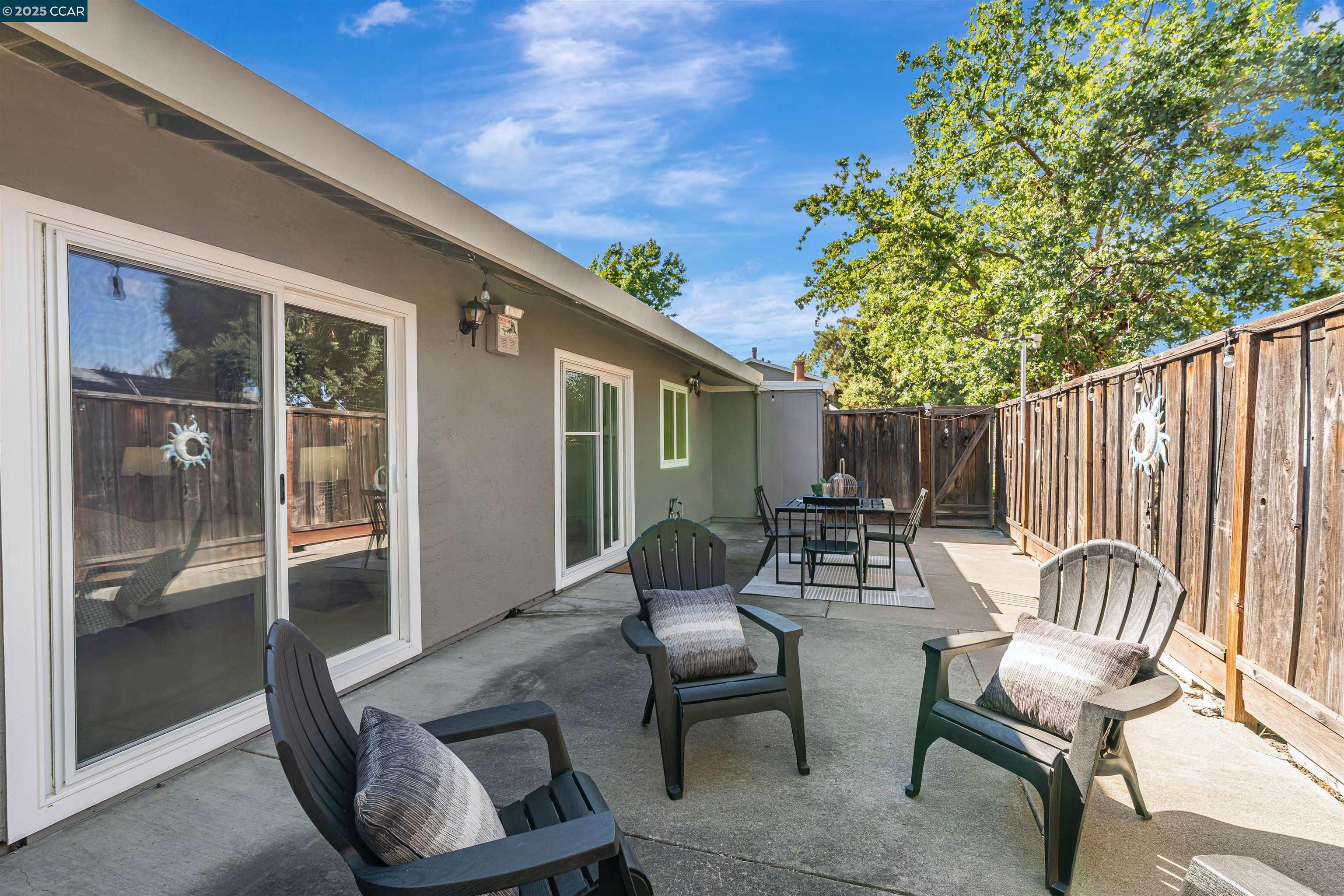 812 Royal Ann Ln