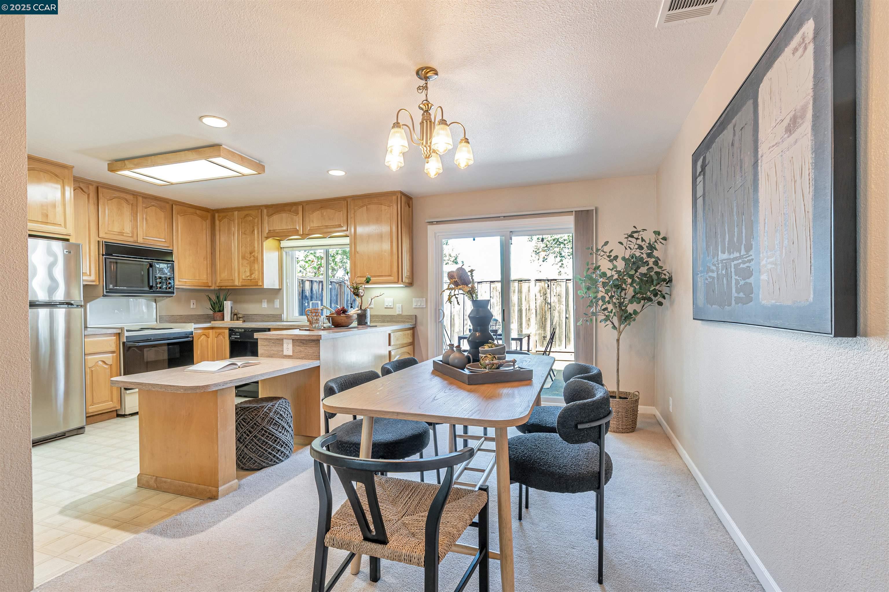 812 Royal Ann Ln