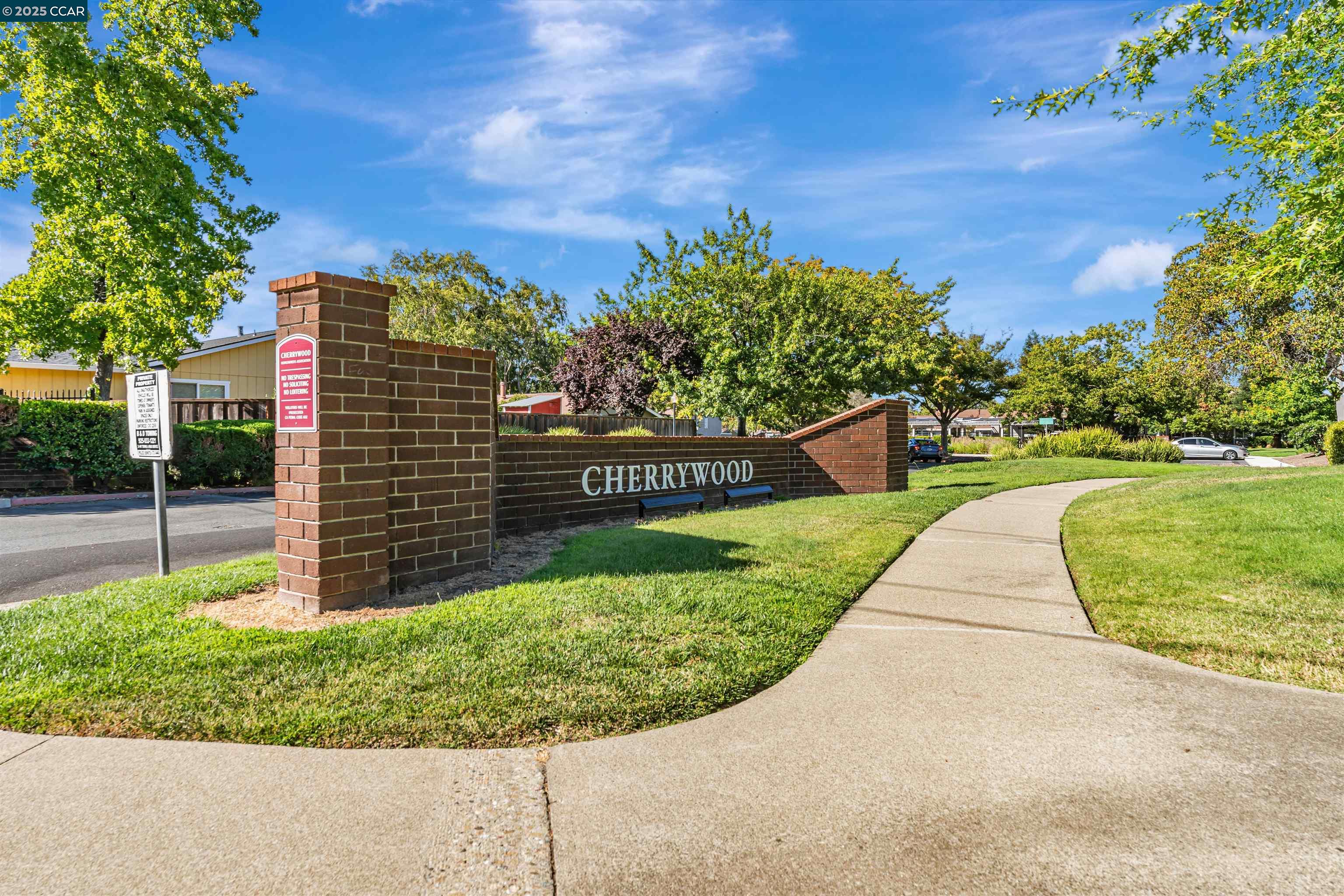 812 Royal Ann Ln