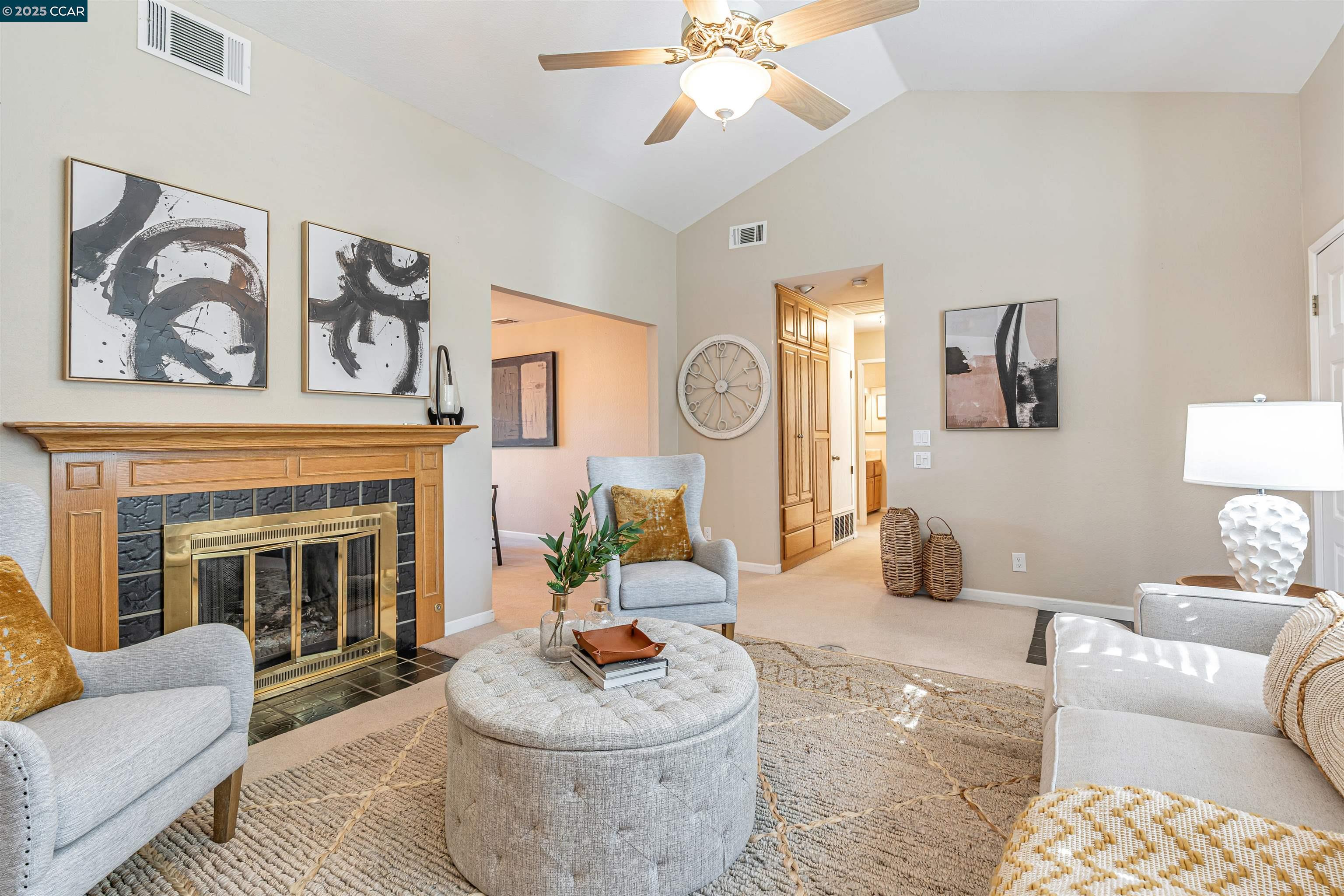 812 Royal Ann Ln