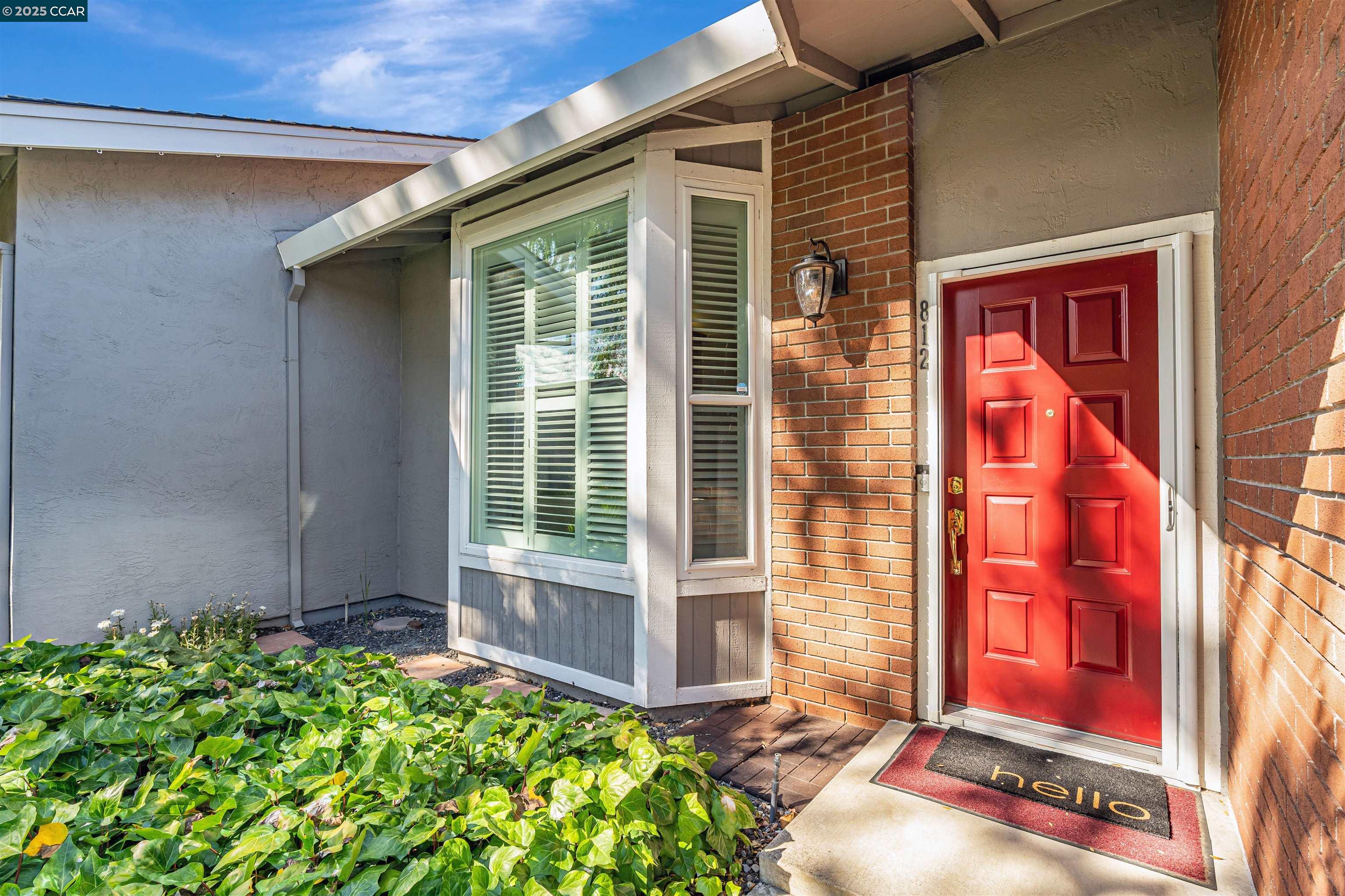 812 Royal Ann Ln