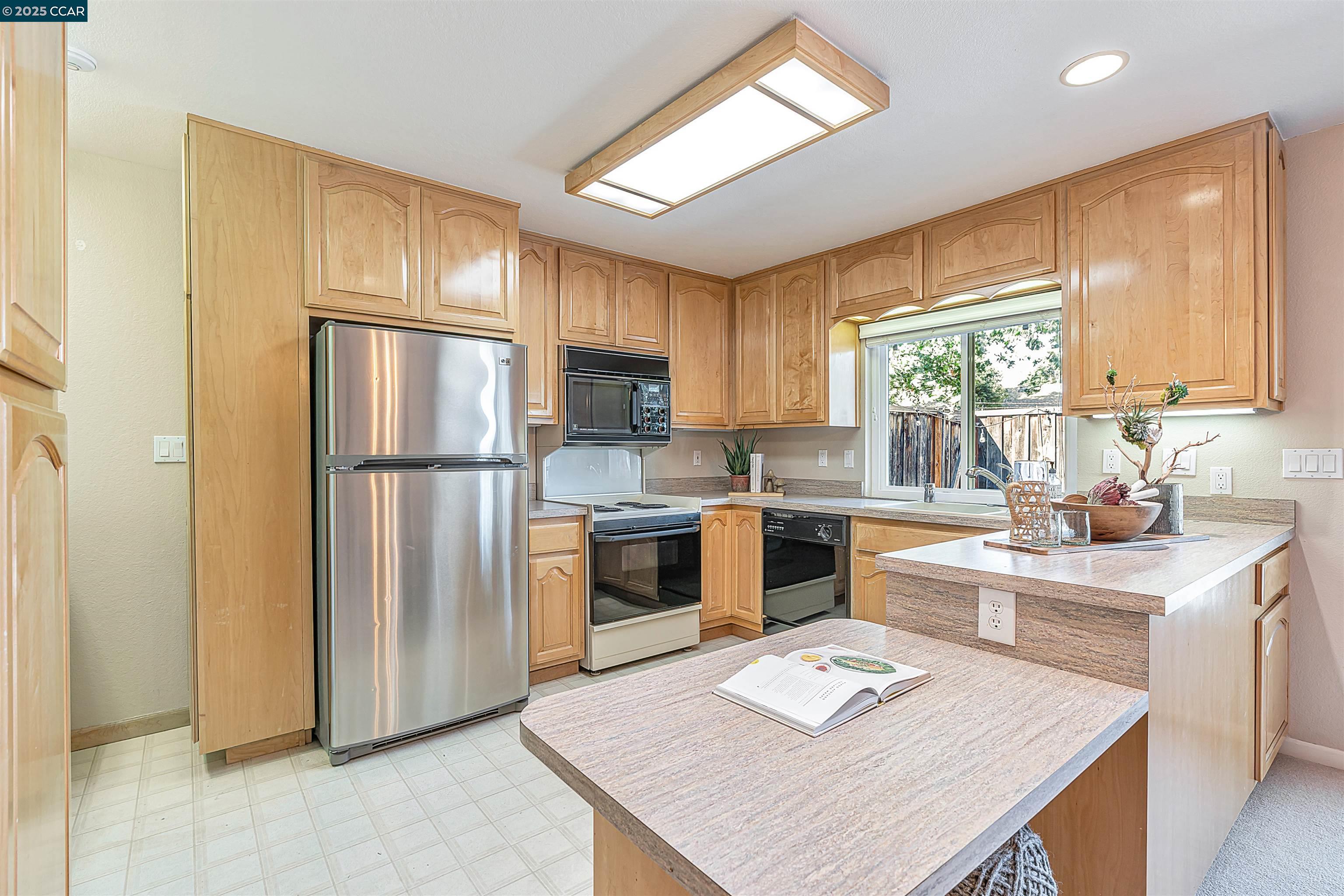 812 Royal Ann Ln