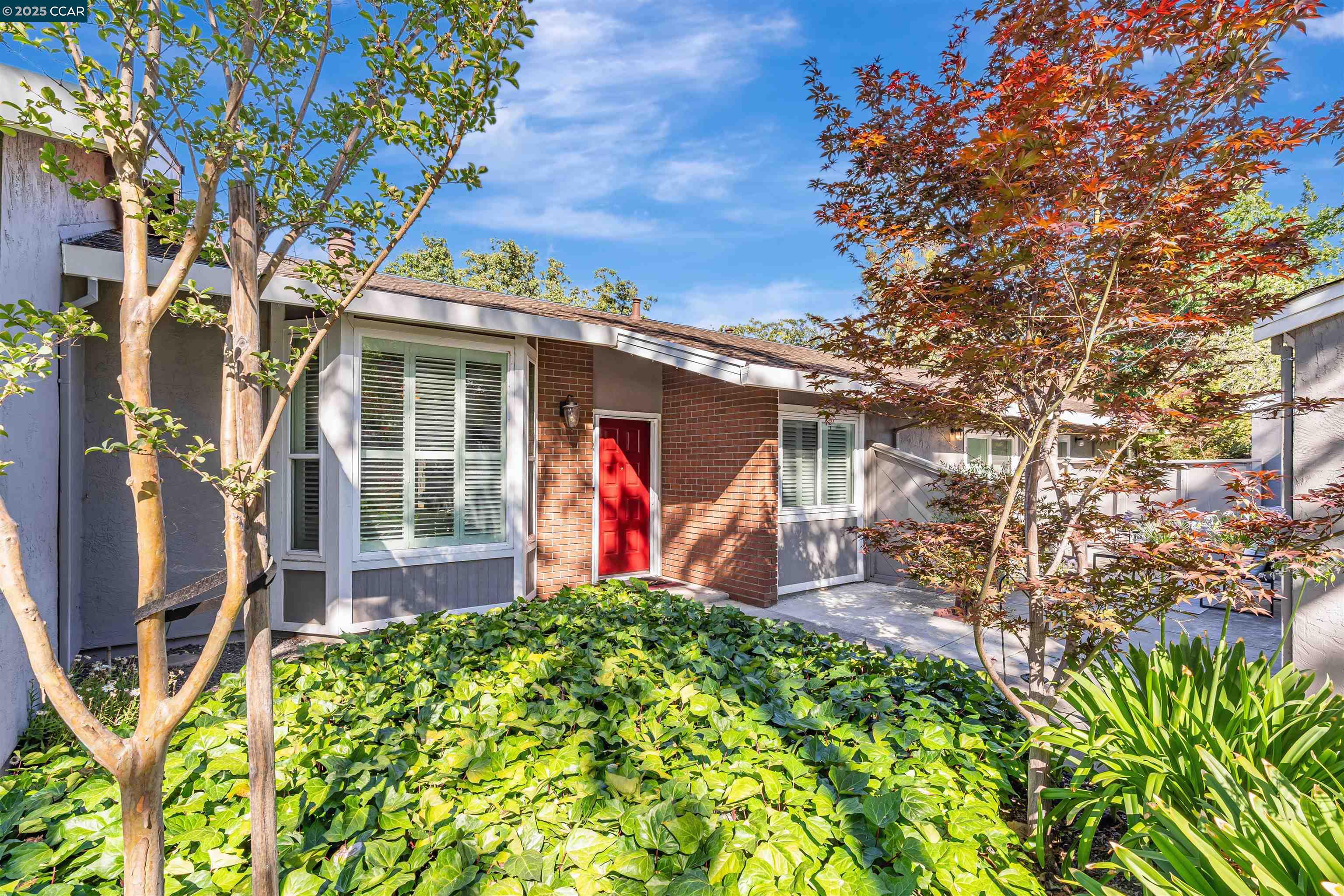 812 Royal Ann Ln
