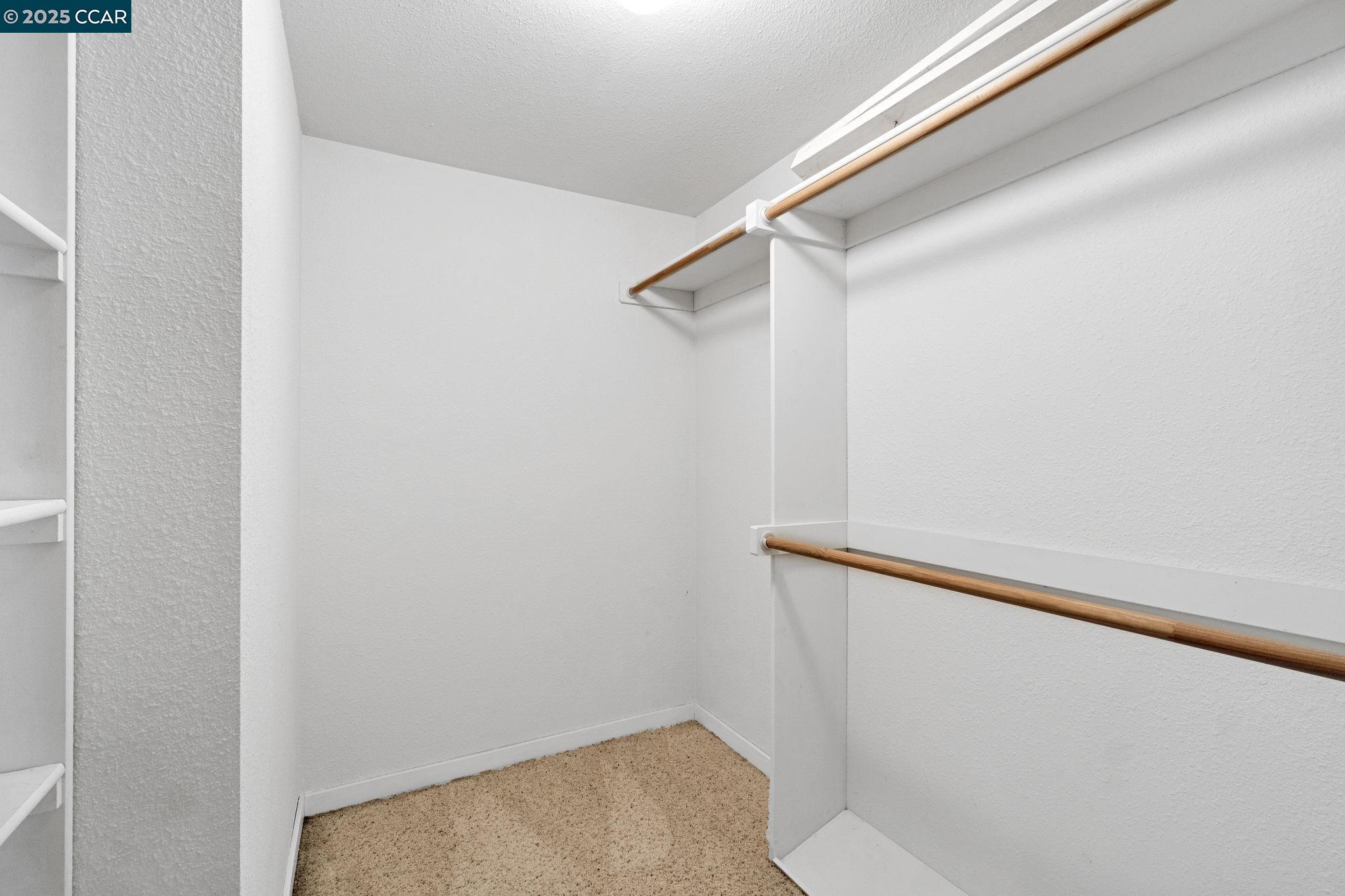 6743 N Dolores