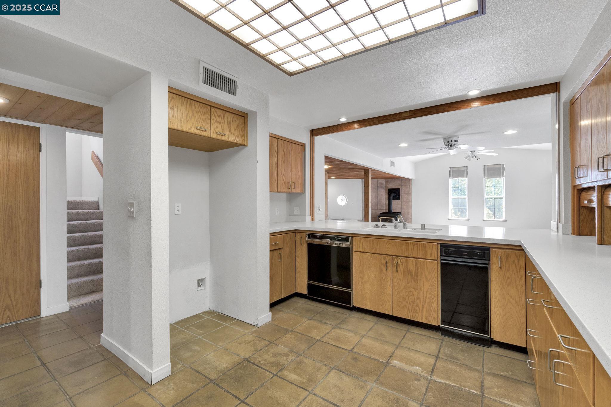 6743 N Dolores