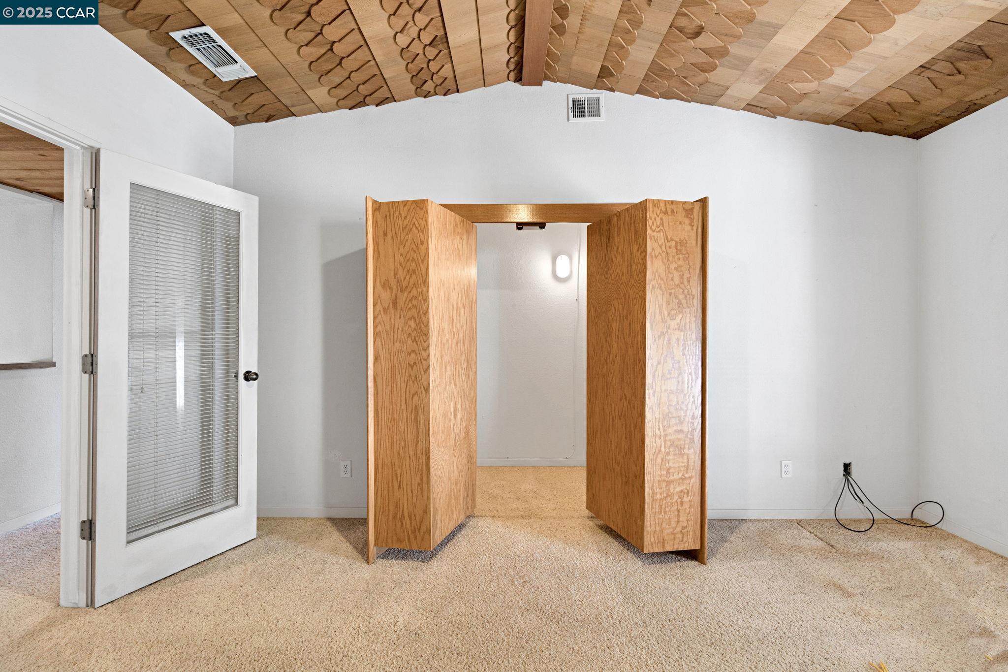 6743 N Dolores