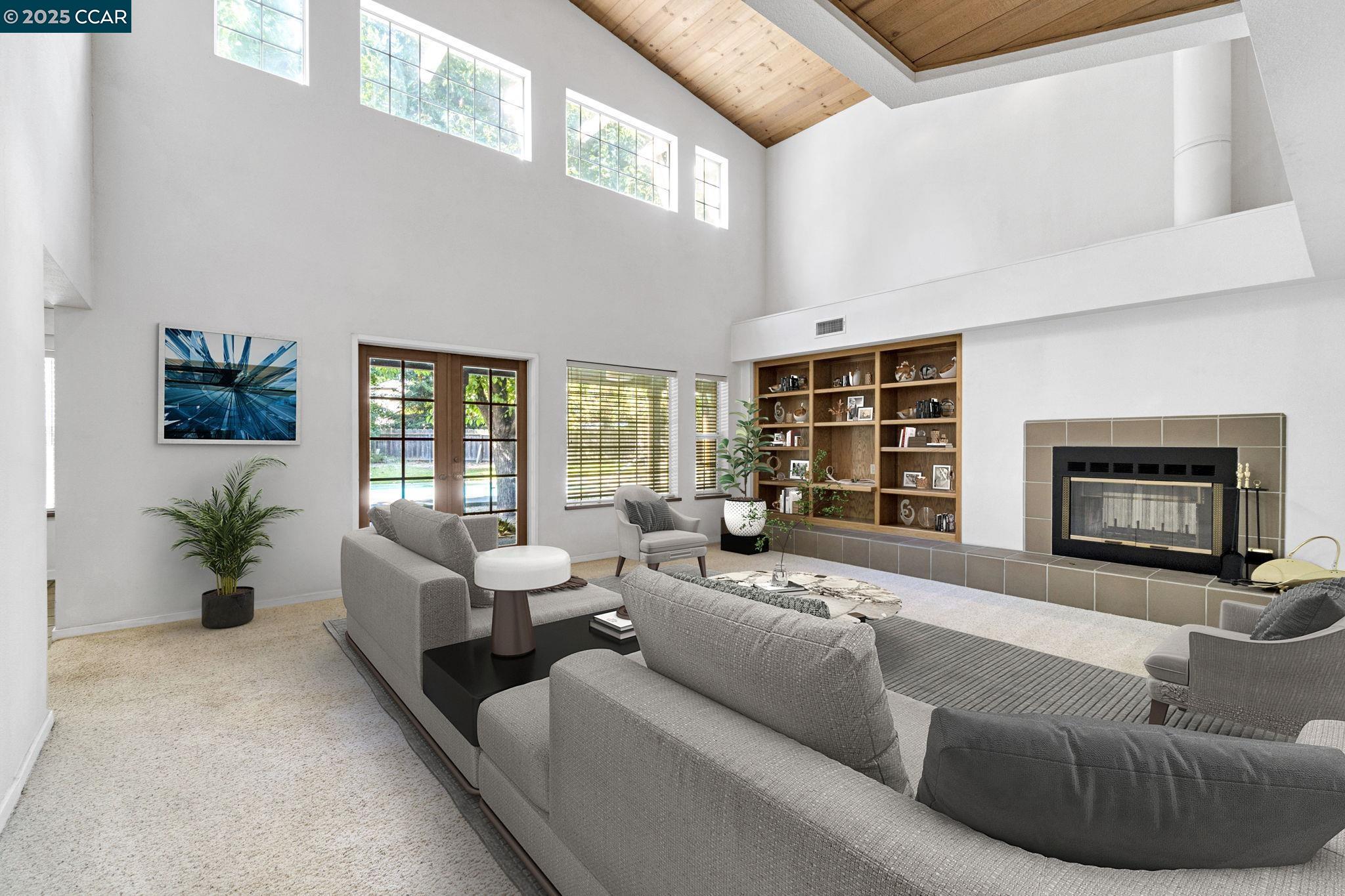 6743 N Dolores