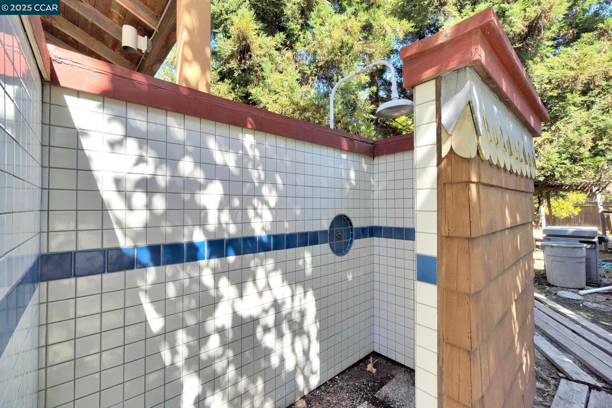 6743 N Dolores