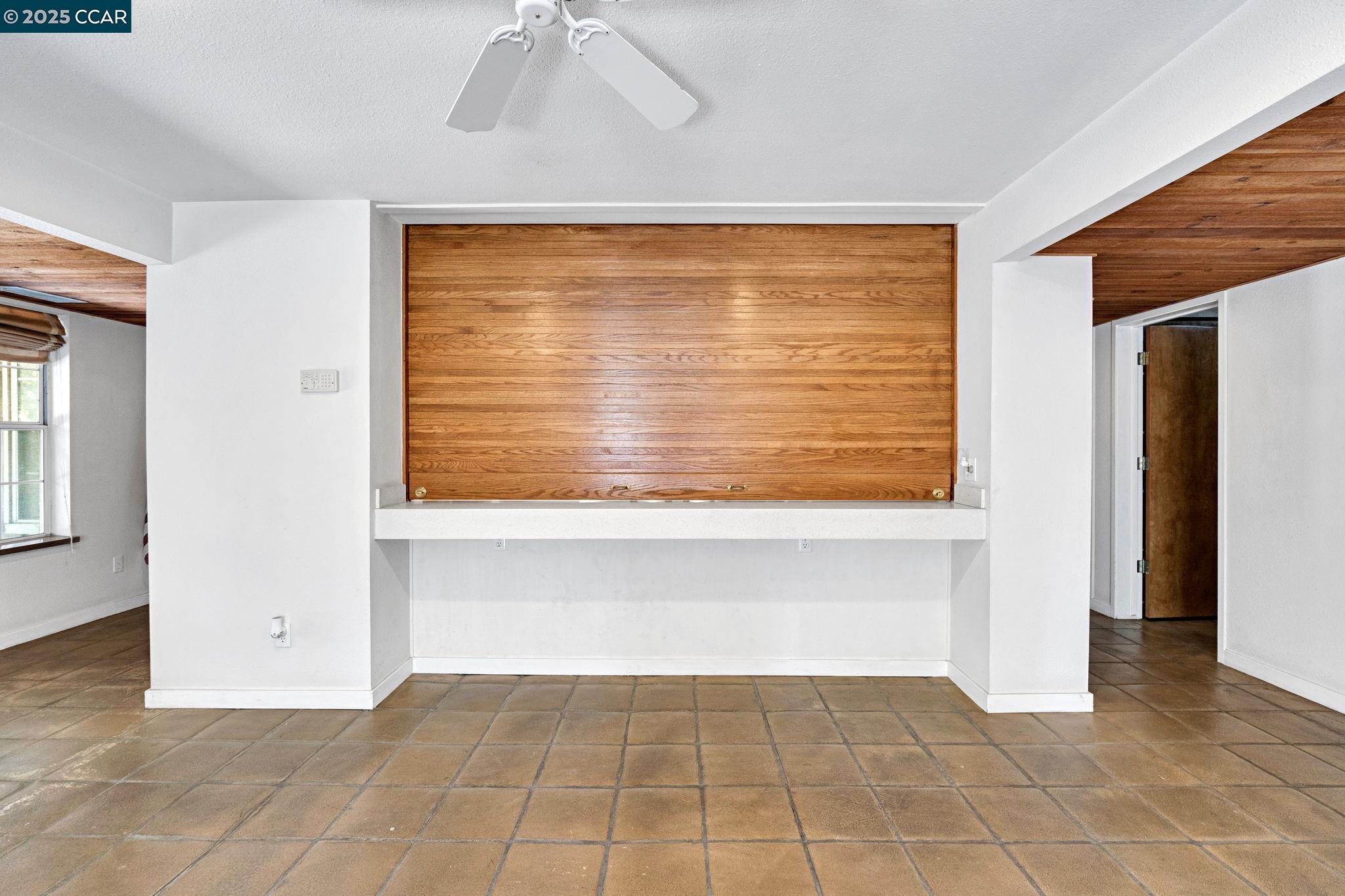 6743 N Dolores