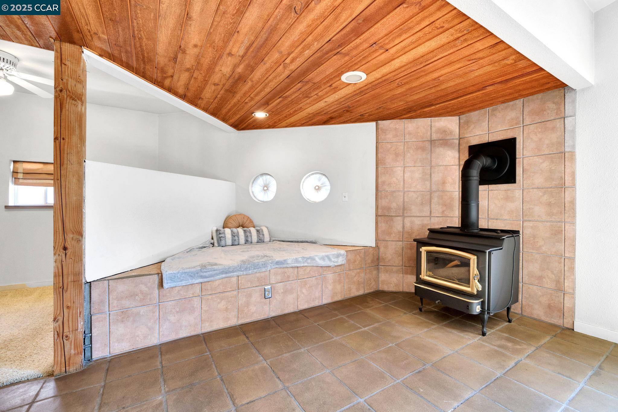 6743 N Dolores