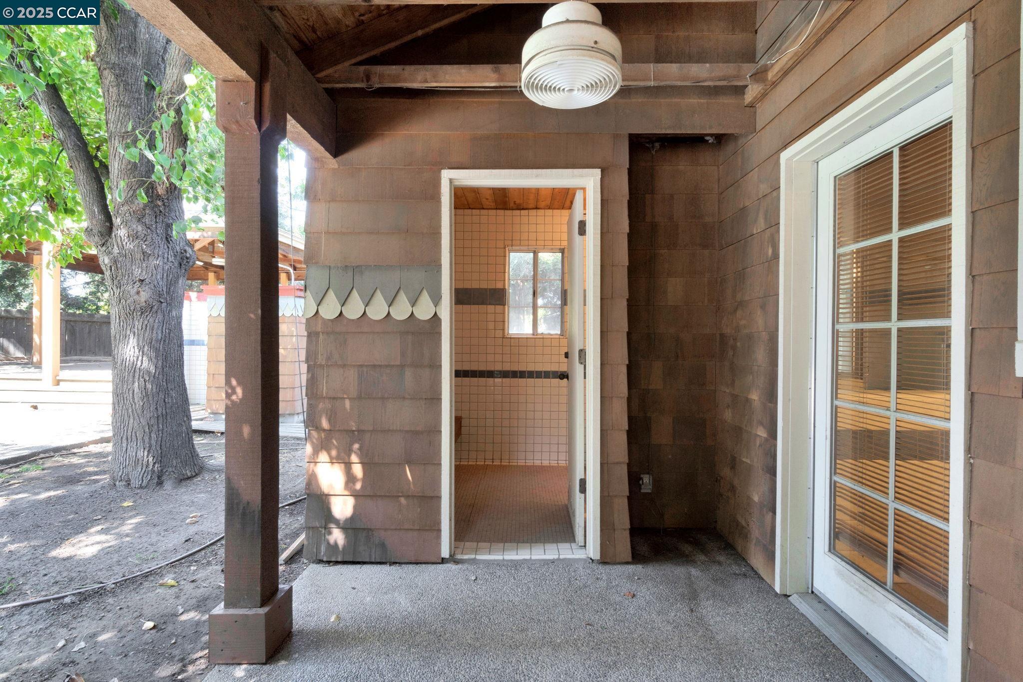 6743 N Dolores