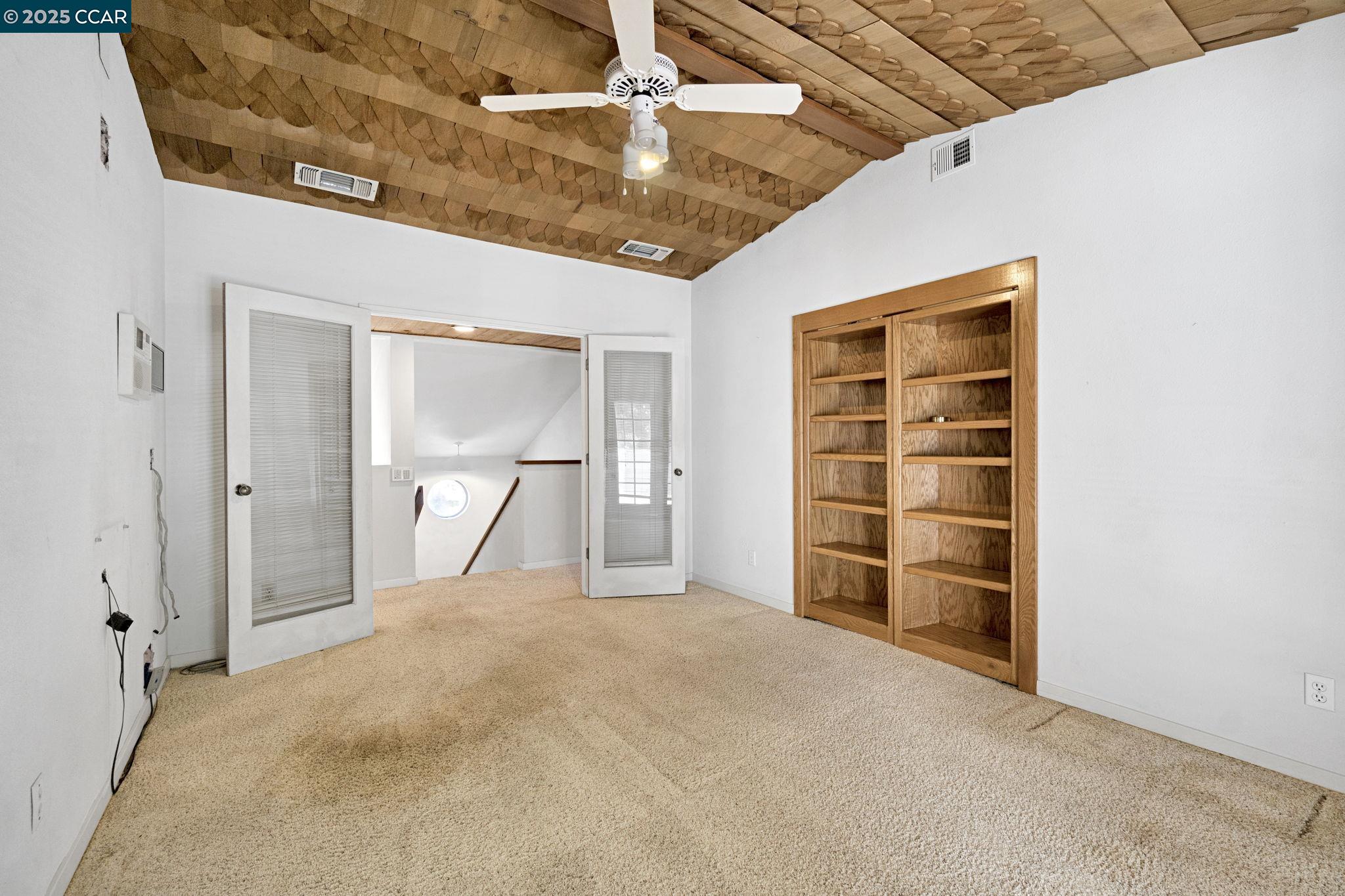 6743 N Dolores