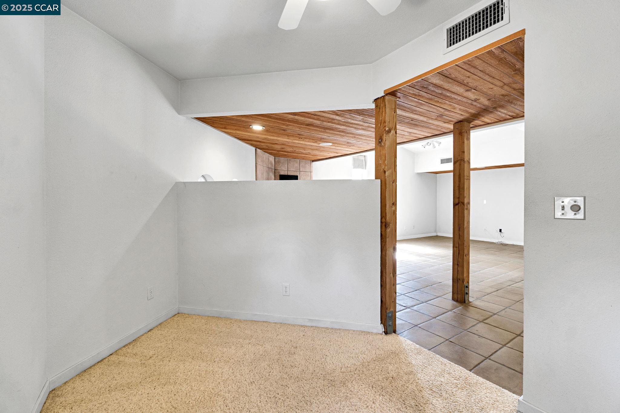 6743 N Dolores