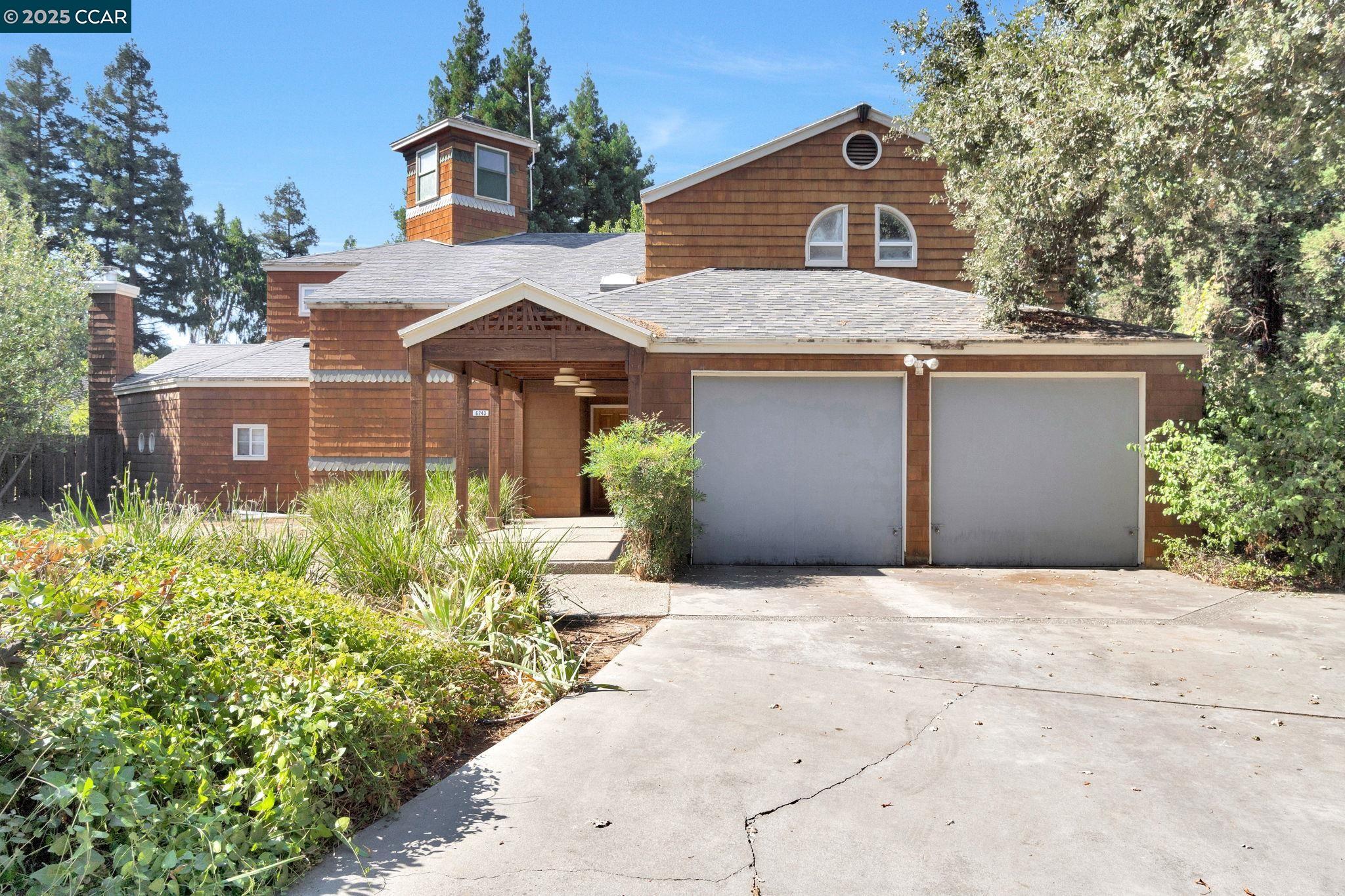 6743 N Dolores