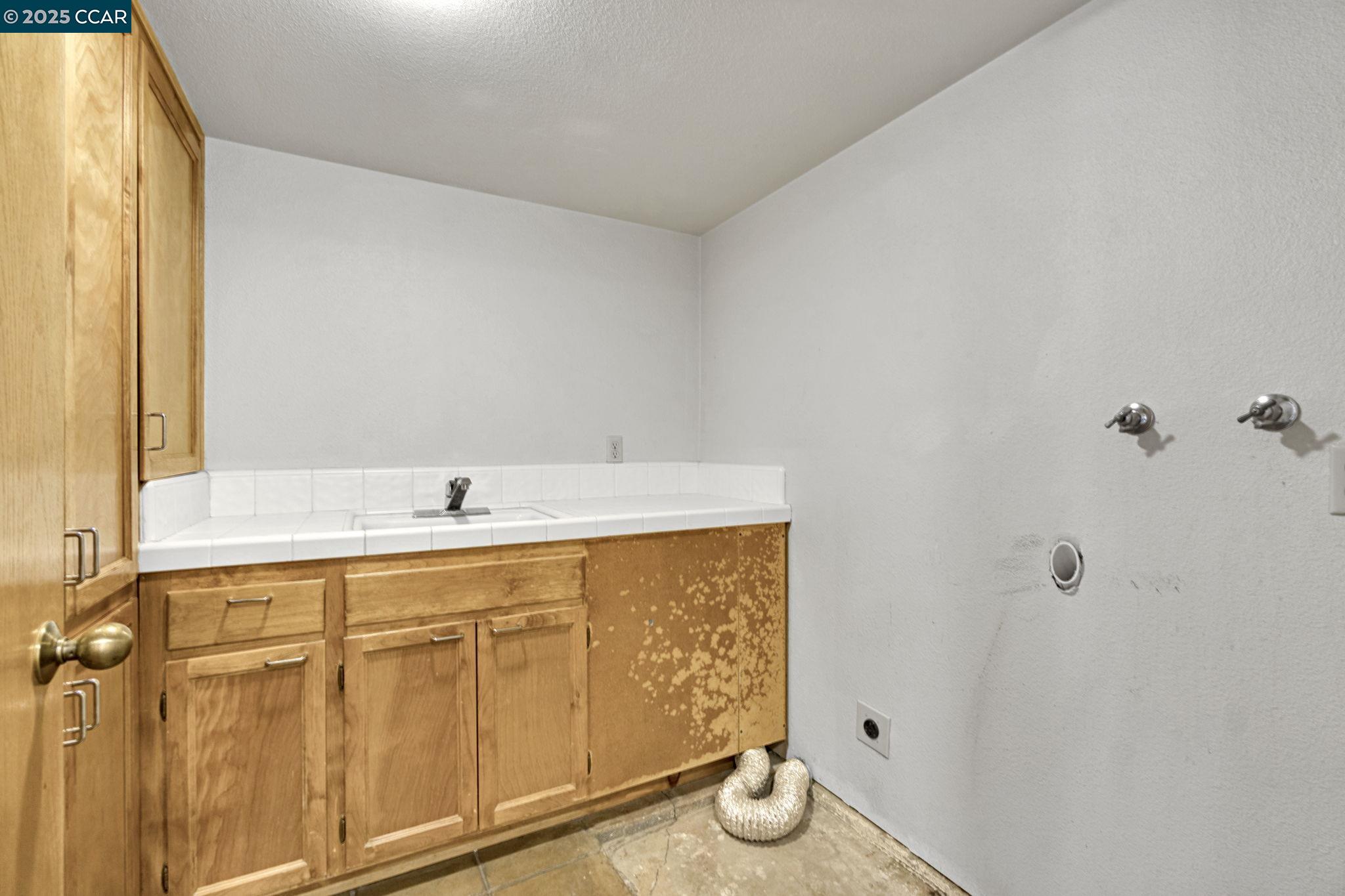 6743 N Dolores