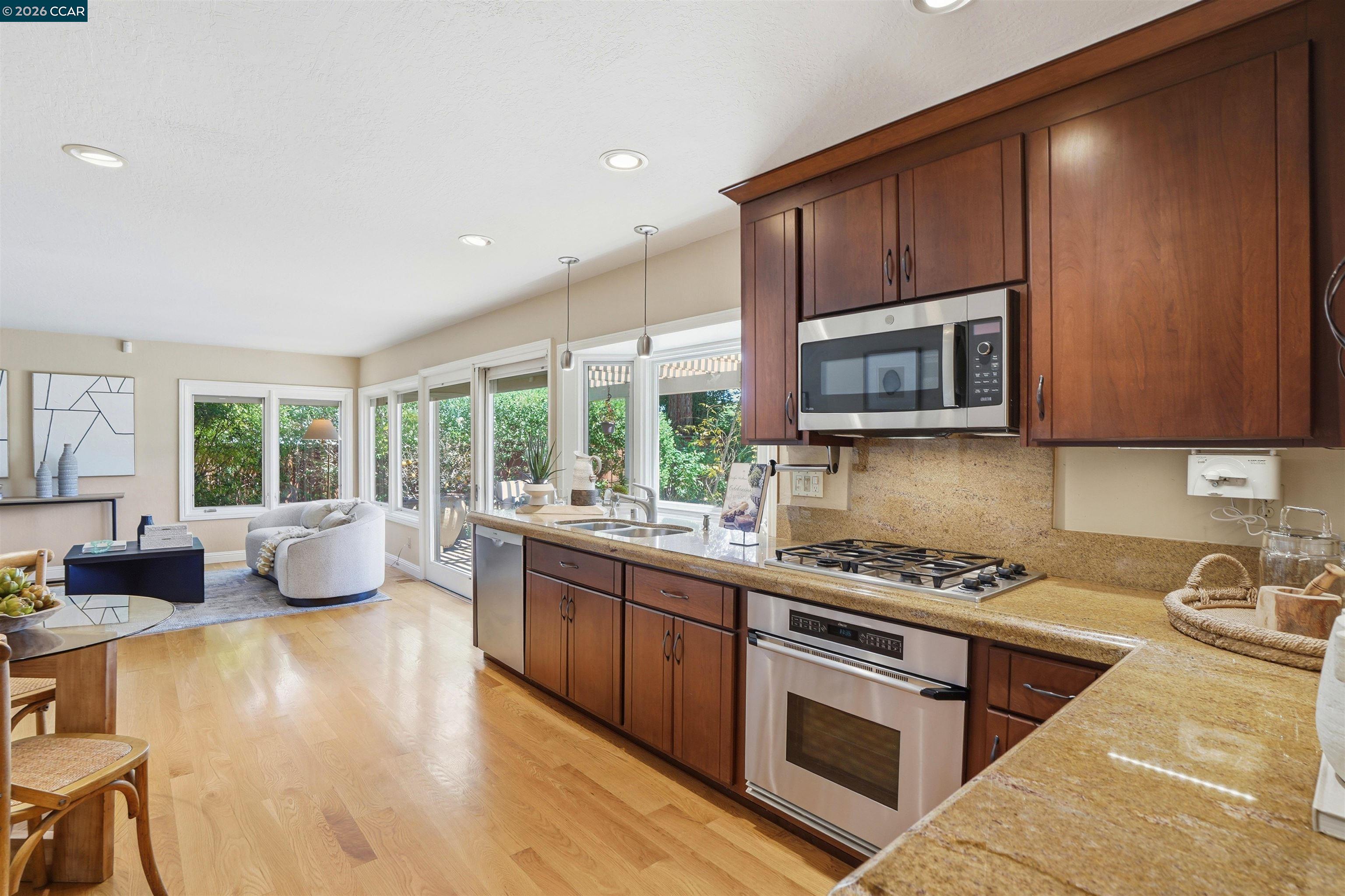 3140 Thistledown Ct