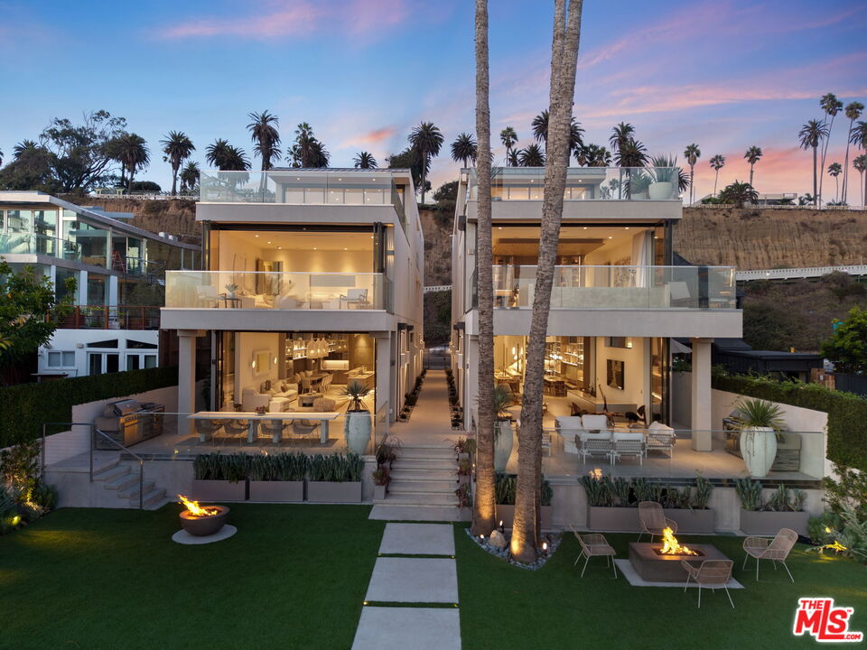 938 Palisades Beach Rd