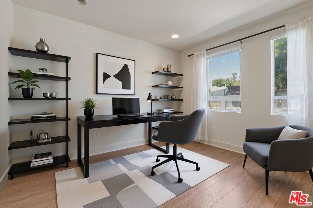 5118 Melrose Ave
