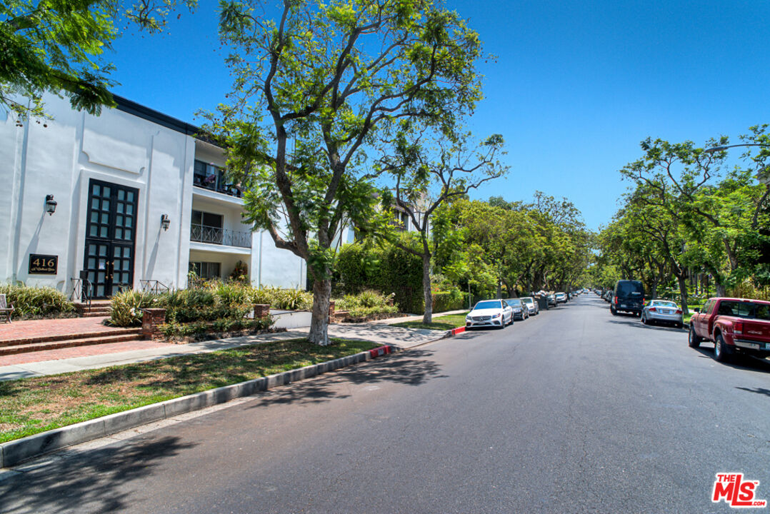 416 N Oakhurst DR Unit: 103