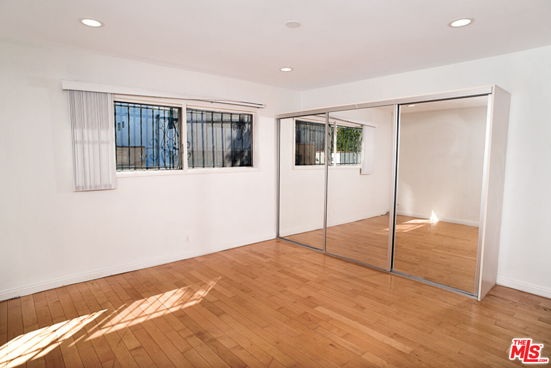 416 N Oakhurst DR Unit: 103