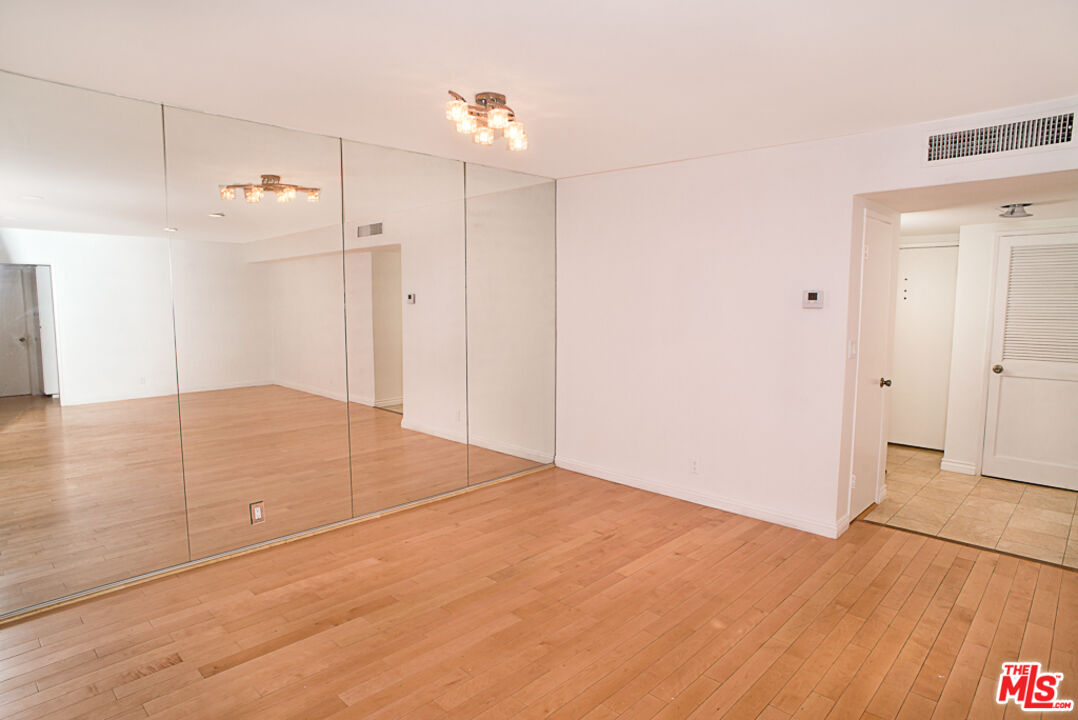 416 N Oakhurst DR Unit: 103