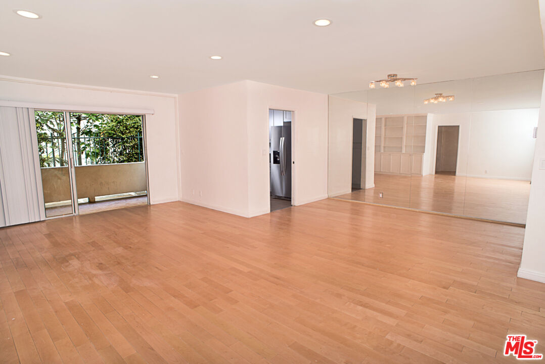416 N Oakhurst DR Unit: 103