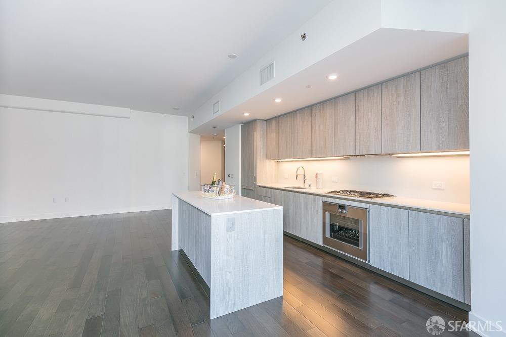 201 Folsom Street Unit: 2B