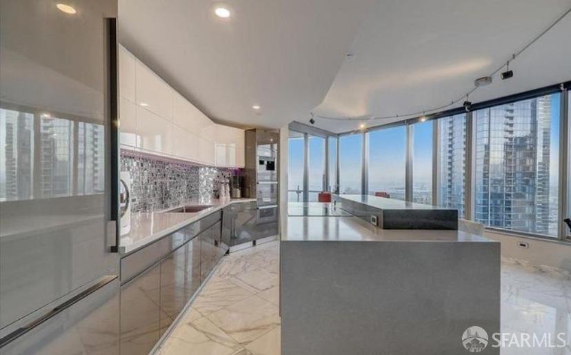 201 Folsom Street # 32E