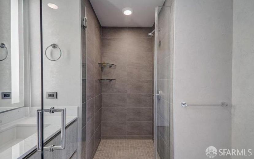 201 Folsom Street # 32E