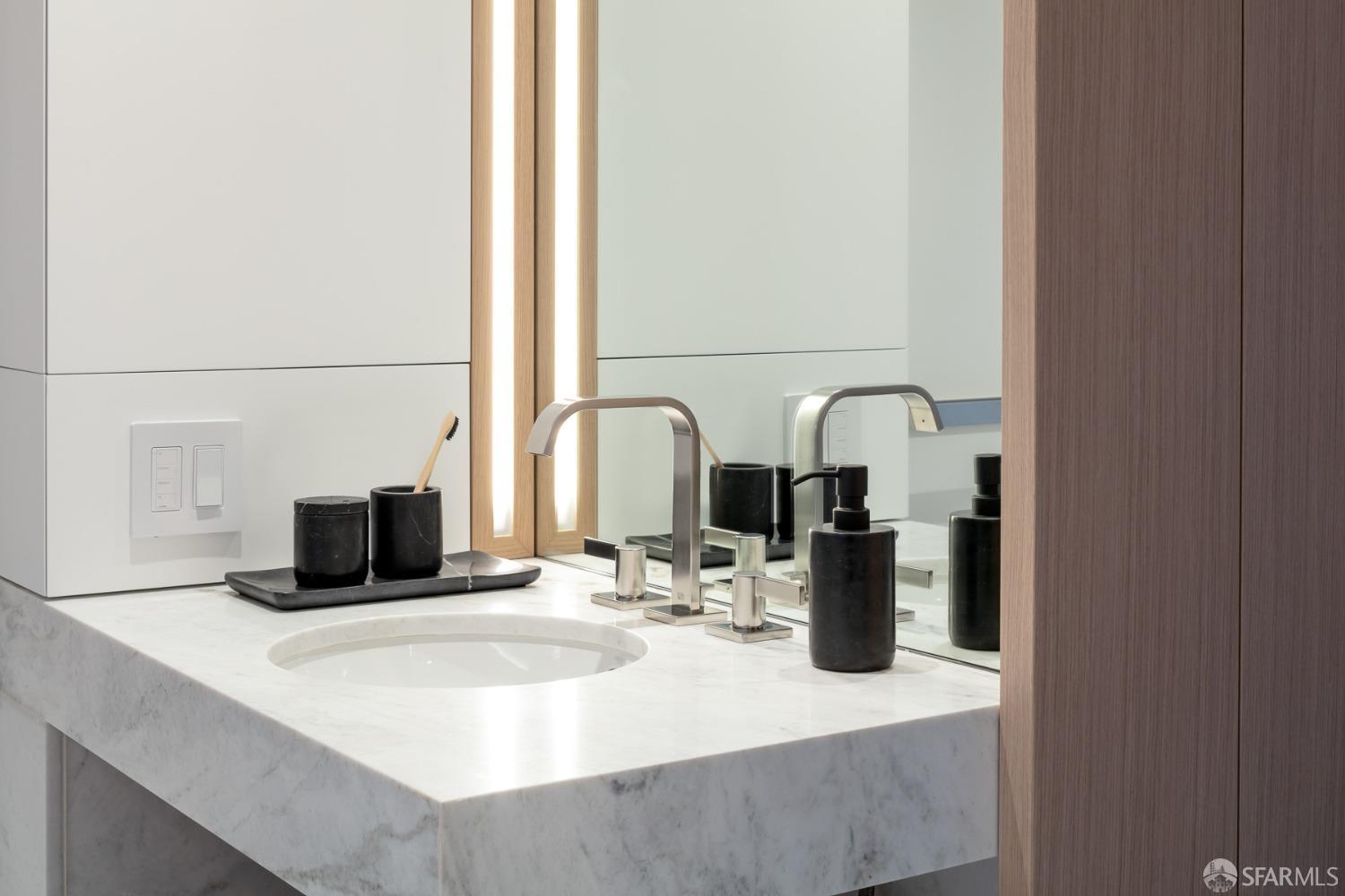 1 Steuart Lane # 906