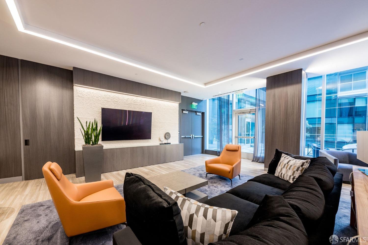 338 Spear Street # 28G